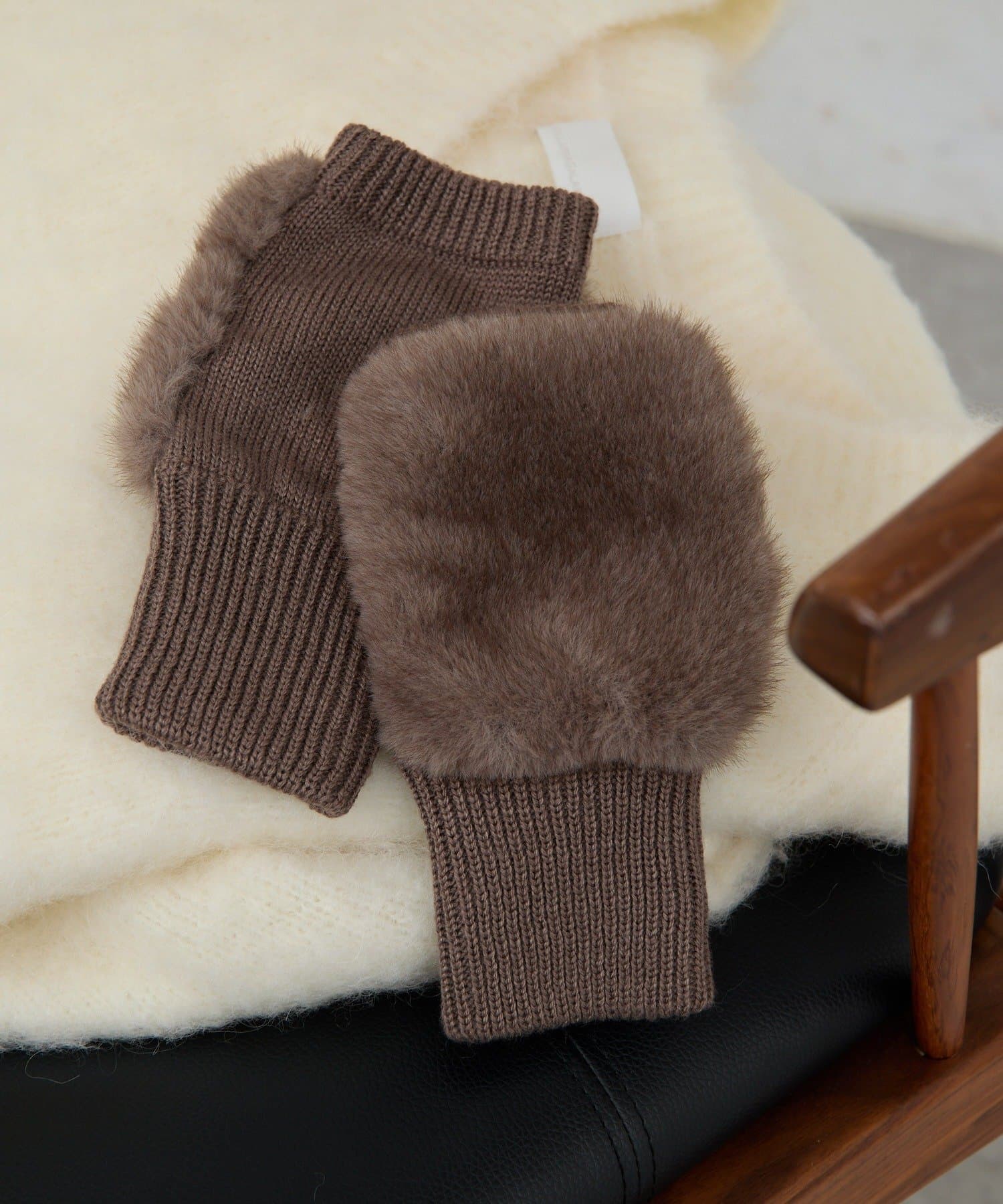 GALLARDAGALANTE(ガリャルダガランテ) エコファーハンドウォーマー