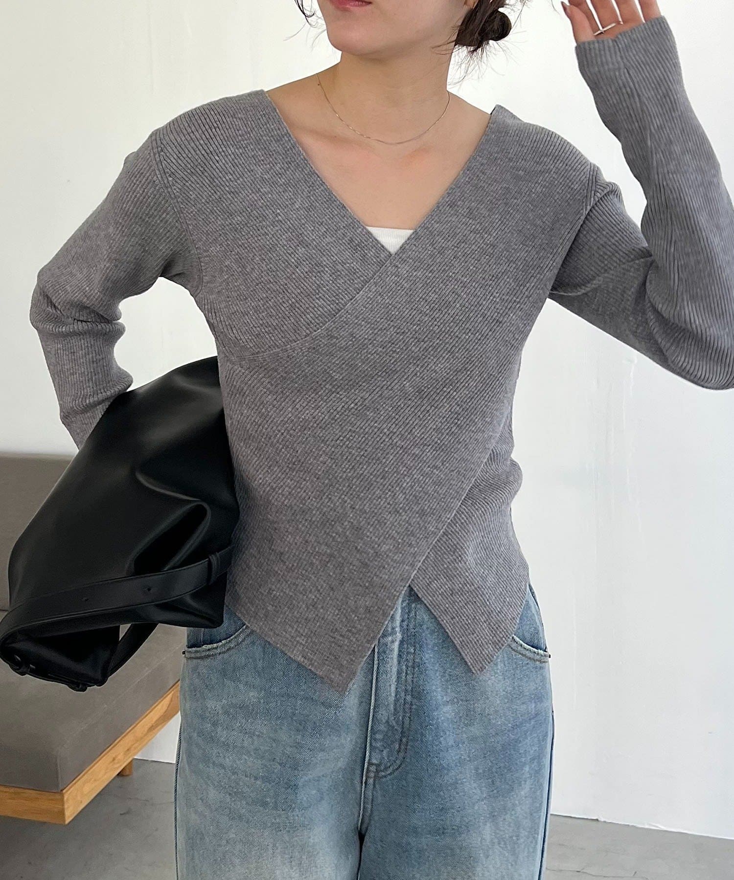 CAPRICIEUX LE'MAGE(カプリシュレマージュ) 【新色/ライトベージュ・グレー】クロスVネックニット