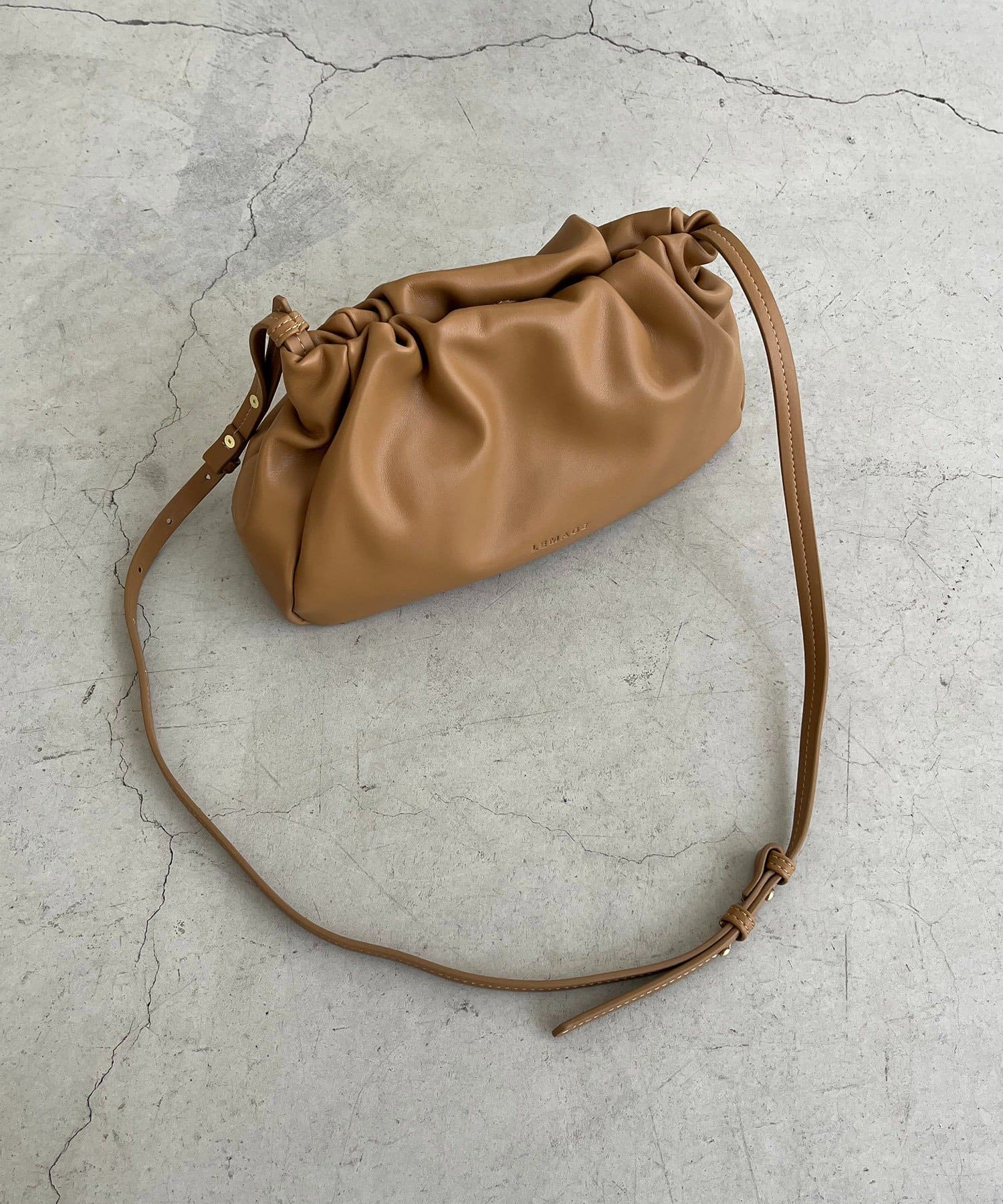 CAPRICIEUX LE'MAGE(カプリシュレマージュ) 【新色/ライトベージュ】クラウディギャザーバッグ