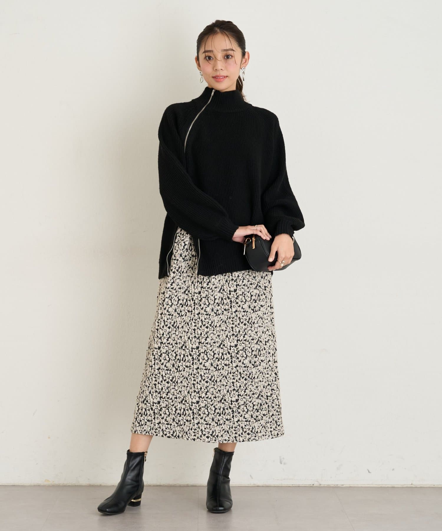 un dix cors(アンディコール) 《上品なムードに◎》フラワーシャンタンナロースカート