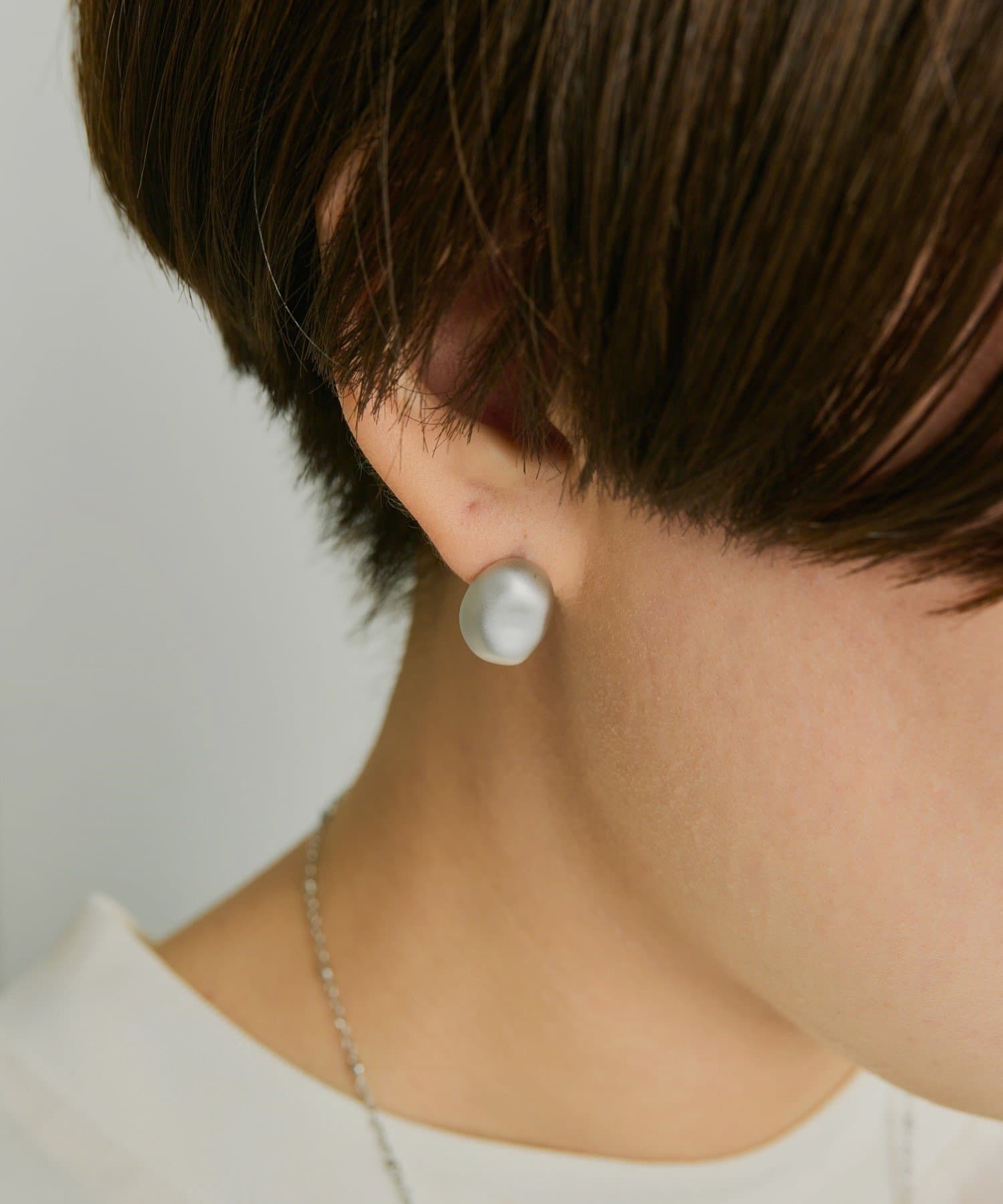 ear PAPILLONNER(イア パピヨネ) マット小石ピアス
