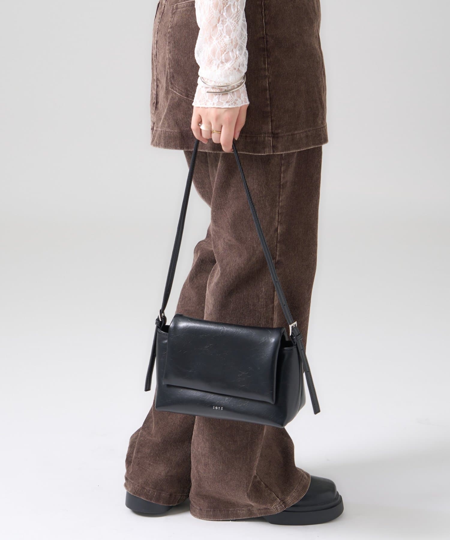 mystic(ミスティック) loti フラップショルダーBAG