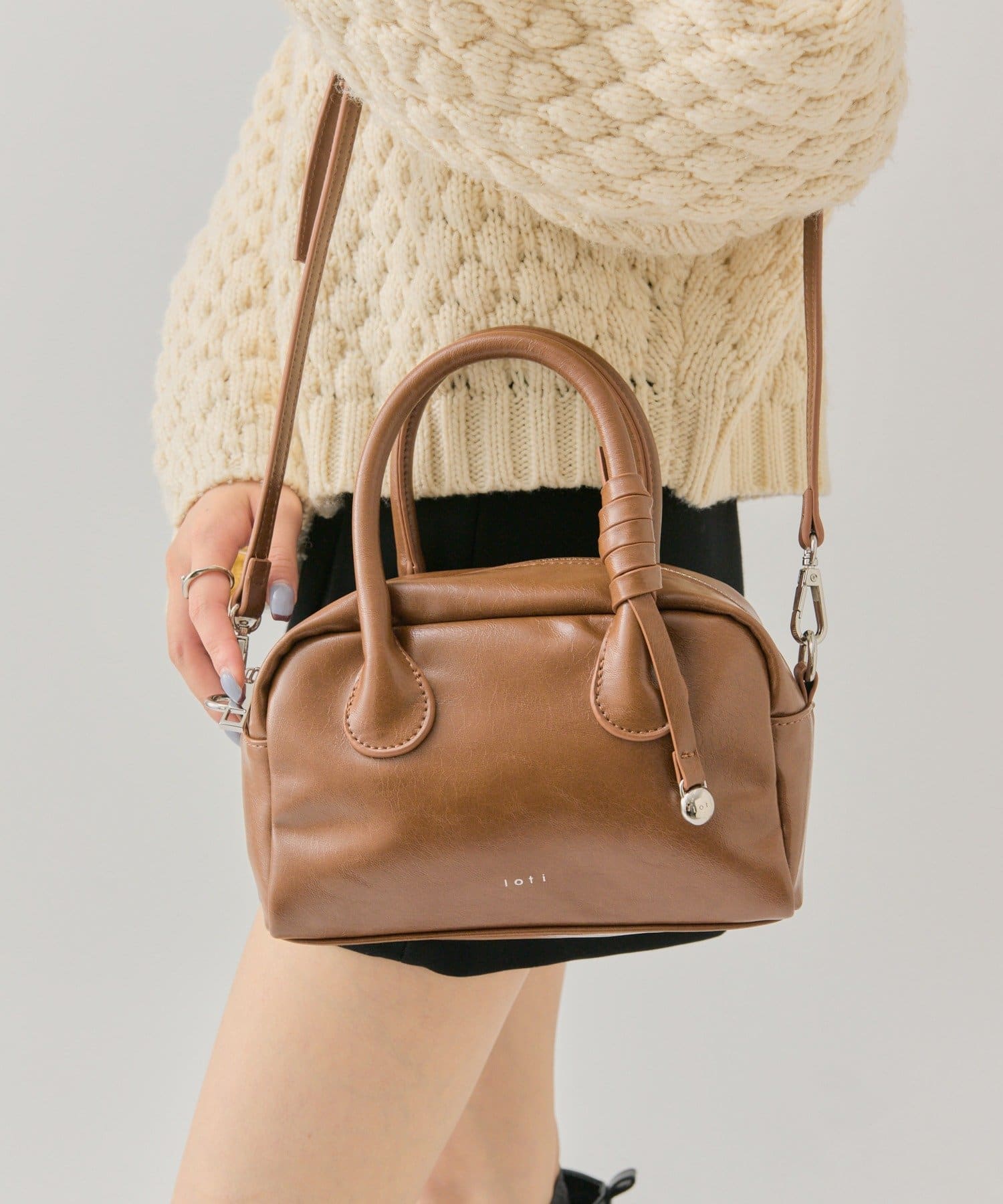 mystic(ミスティック) loti サークルプレート付きスクエアボストンBAG