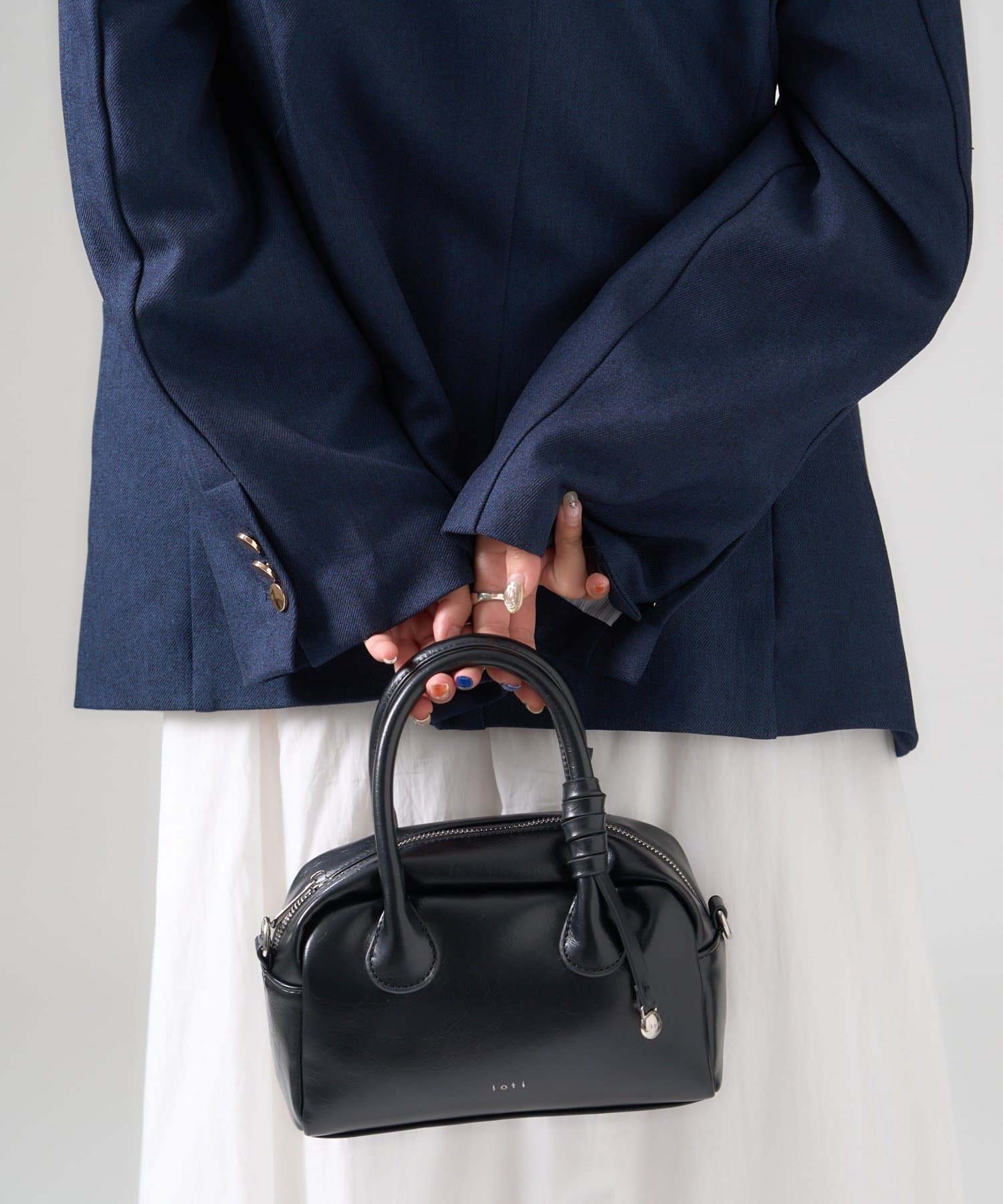 mystic(ミスティック) loti サークルプレート付きスクエアボストンBAG
