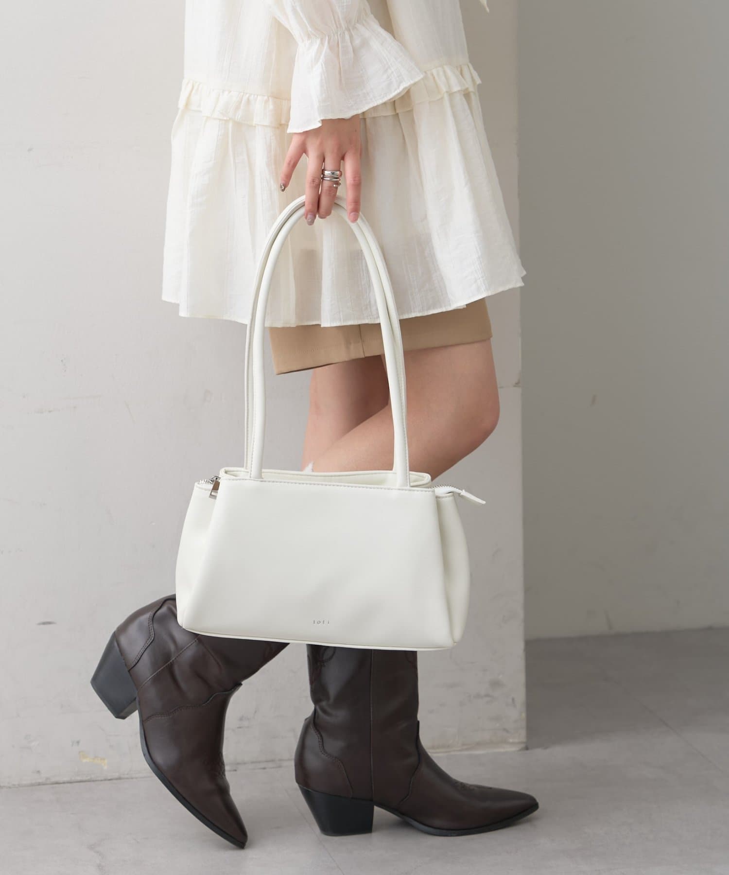 mystic(ミスティック) 【新色オフホワイト】loti 3ポケットBAG