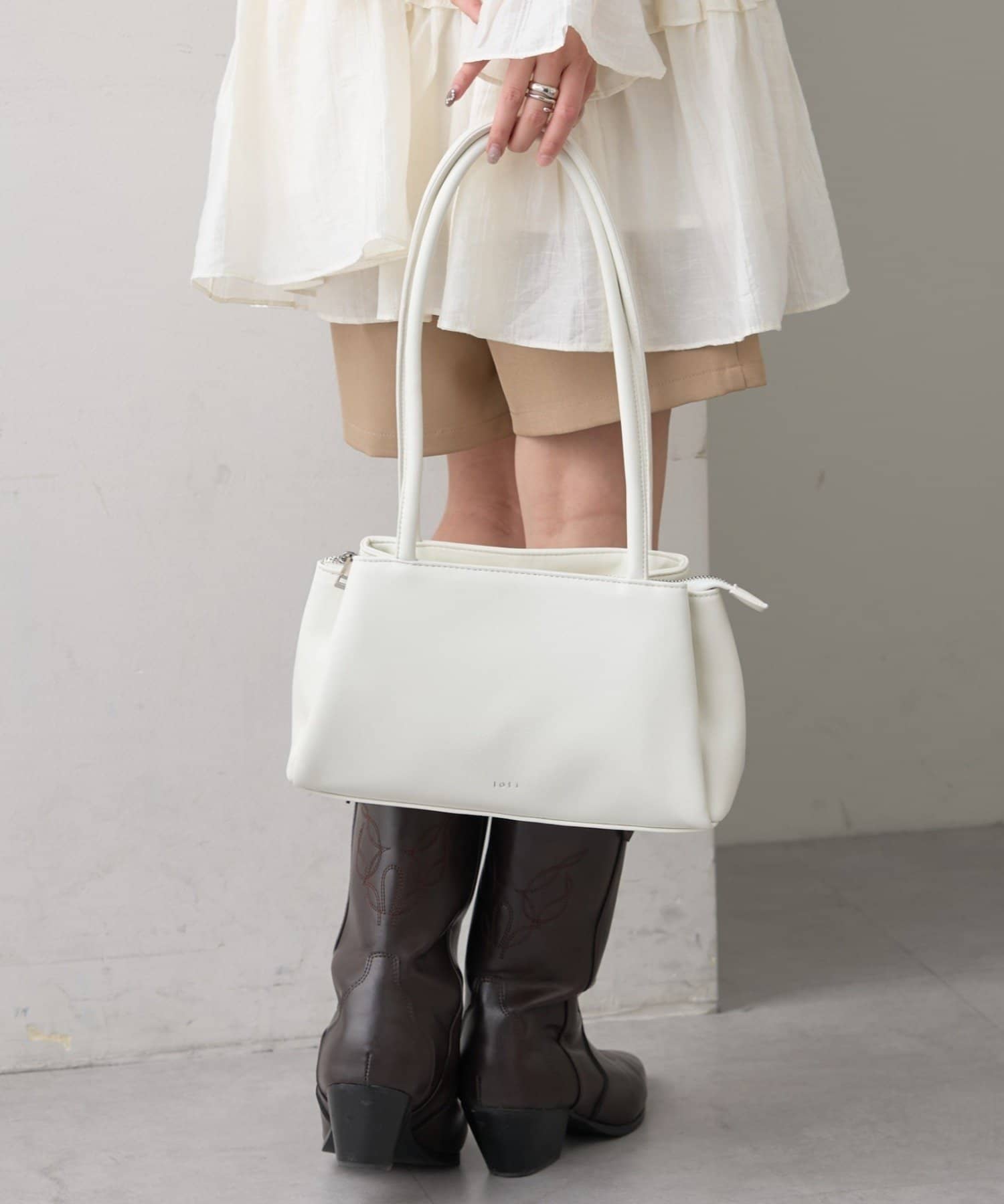 mystic(ミスティック) 【新色オフホワイト】loti 3ポケットBAG