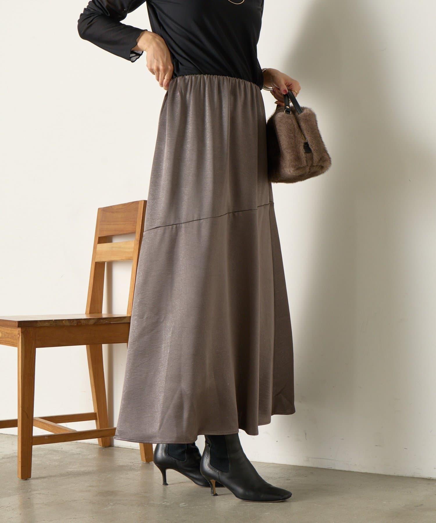 Jena　espace merveilleux(ジェナ　エスパスメルヴェイユ) シャイニーラメロングスカート