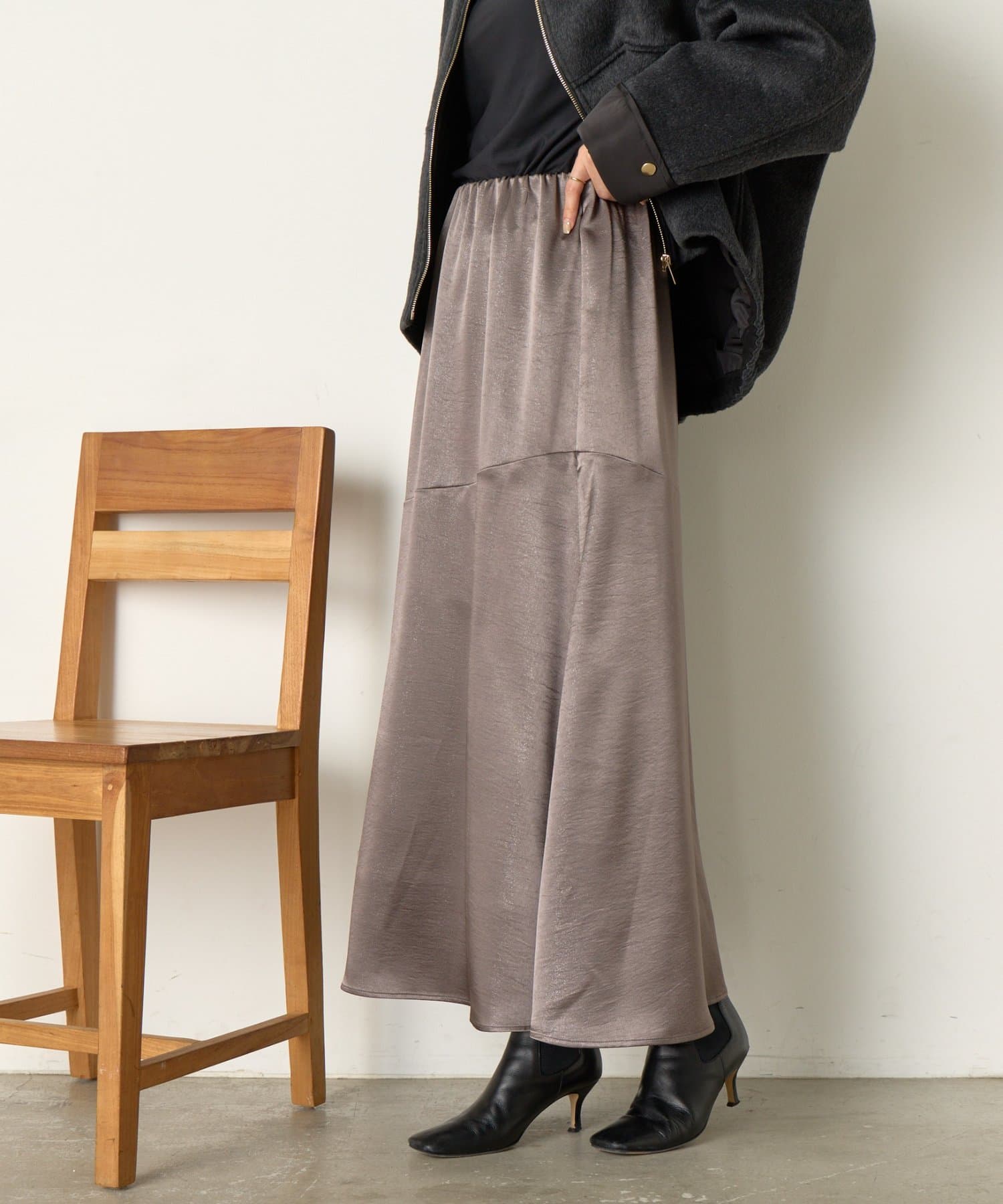 Jena　espace merveilleux(ジェナ　エスパスメルヴェイユ) シャイニーラメロングスカート