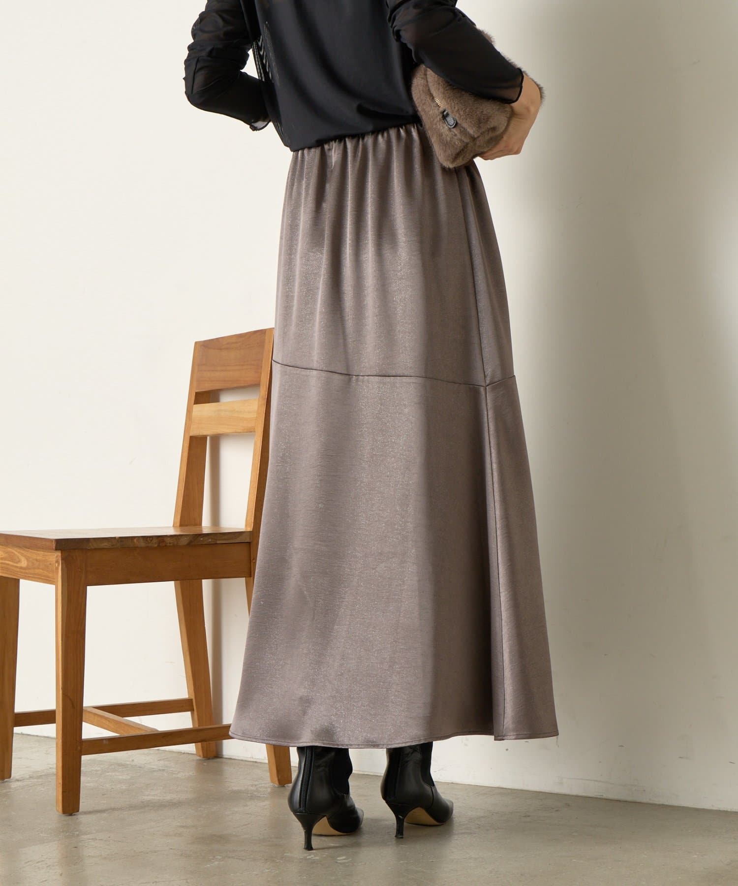 Jena　espace merveilleux(ジェナ　エスパスメルヴェイユ) シャイニーラメロングスカート