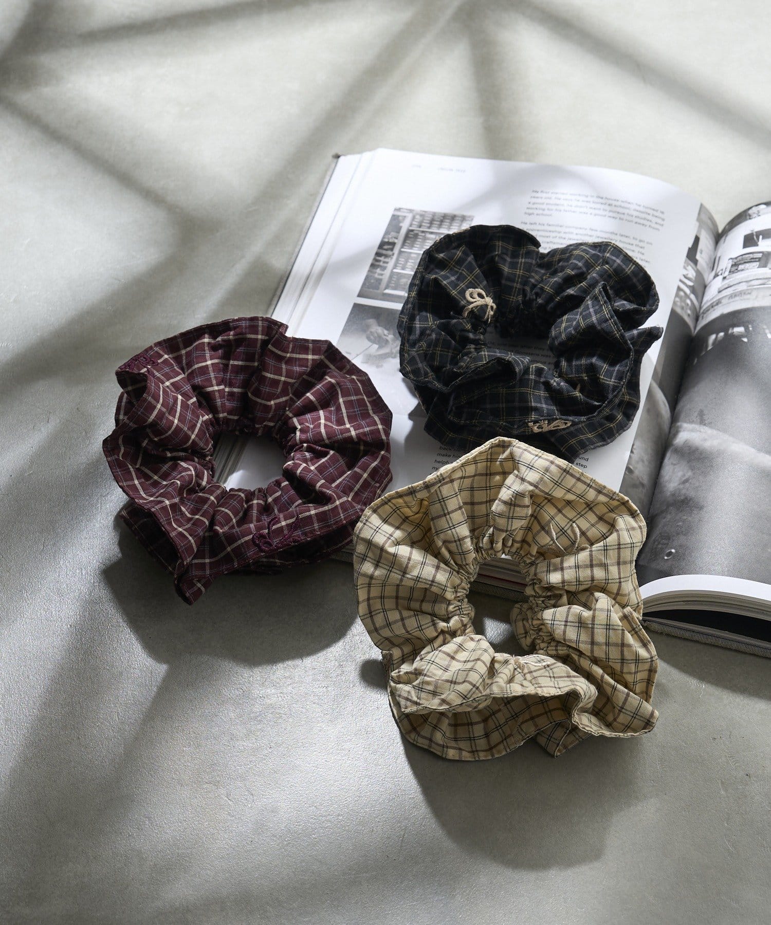 Lattice(ラティス) チェックリボン刺繍シュシュ