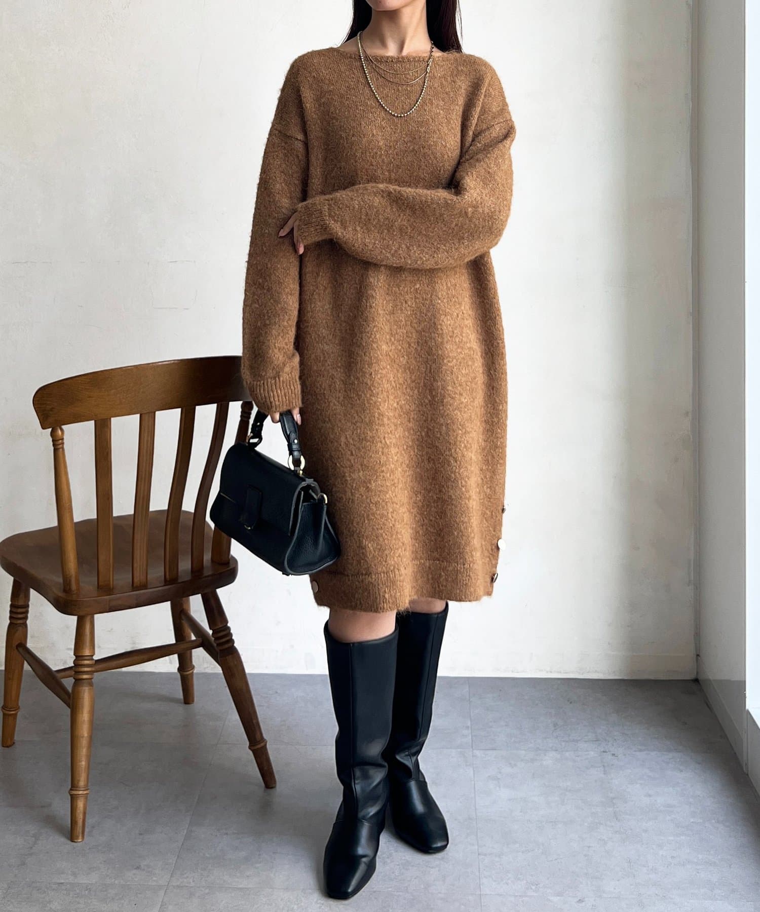 Chez toi(シェトワ) サイドGLDボタンミドル丈ニットワンピース
