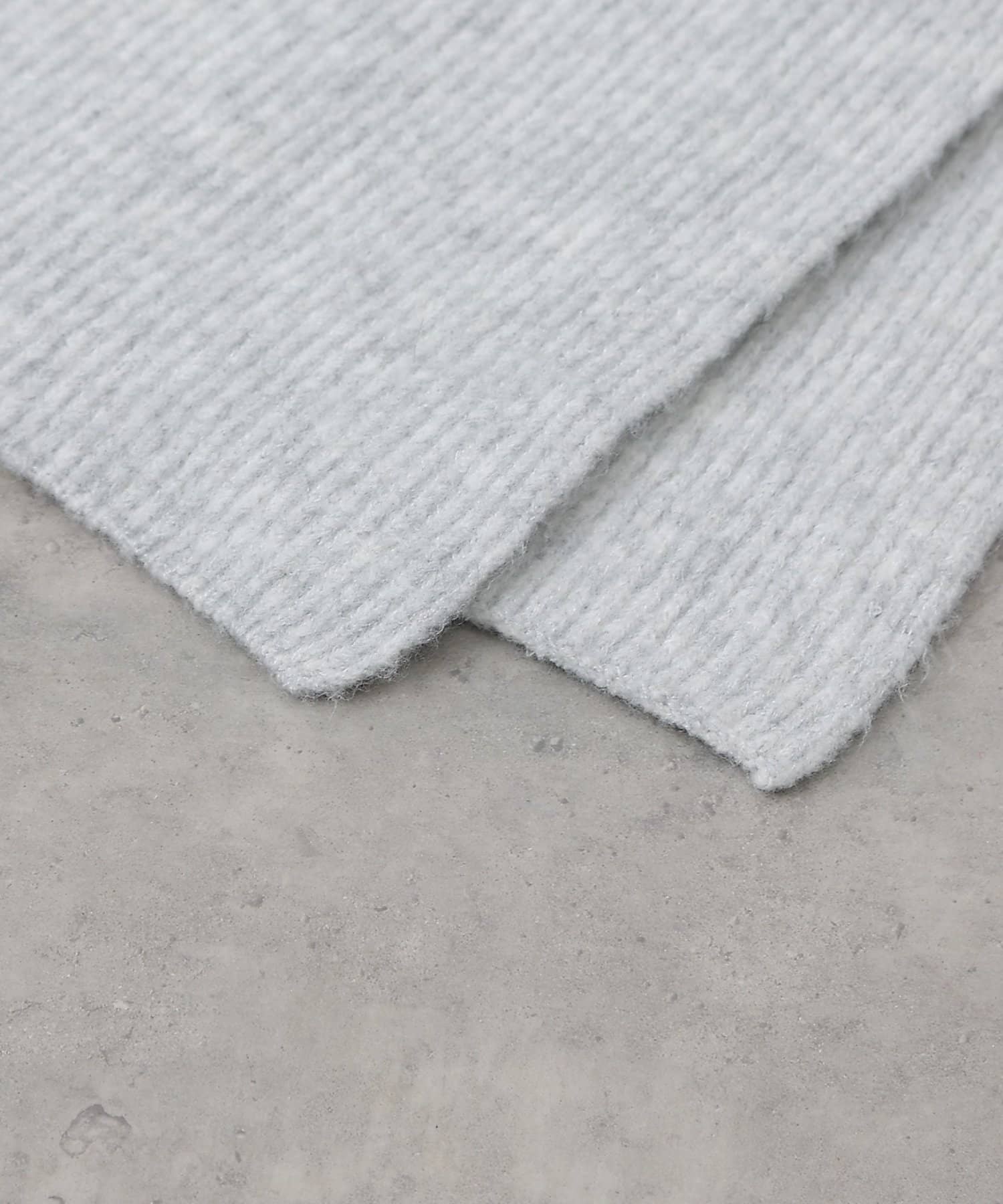 COLONY 2139(コロニー トゥーワンスリーナイン) クルーネックニットwith scarf