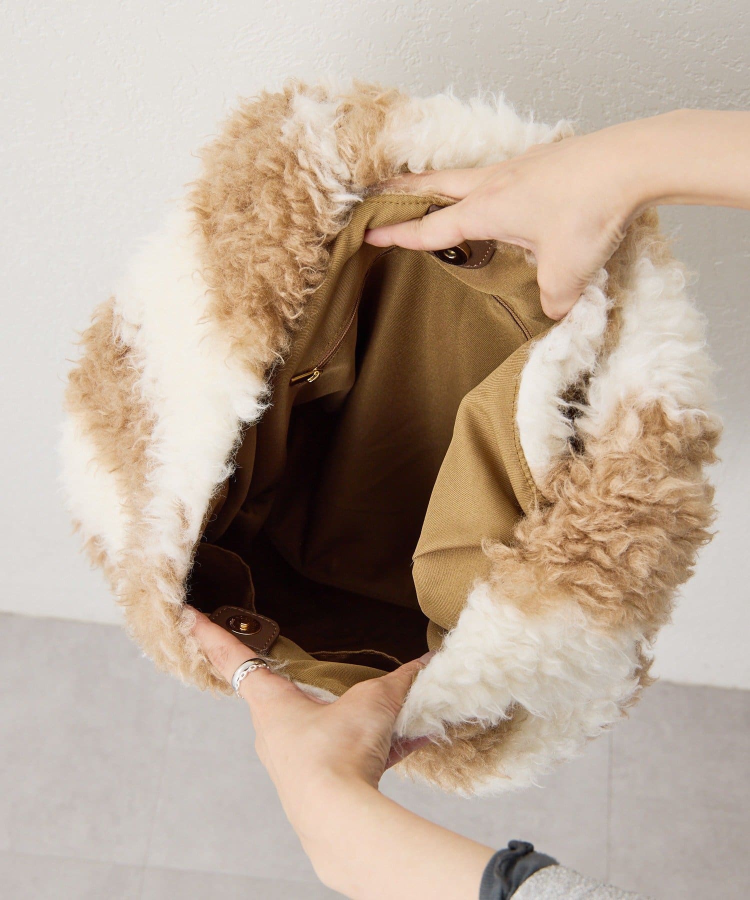 A4サイズ対応》もこもこファーバッグ | ear PAPILLONNER(イア