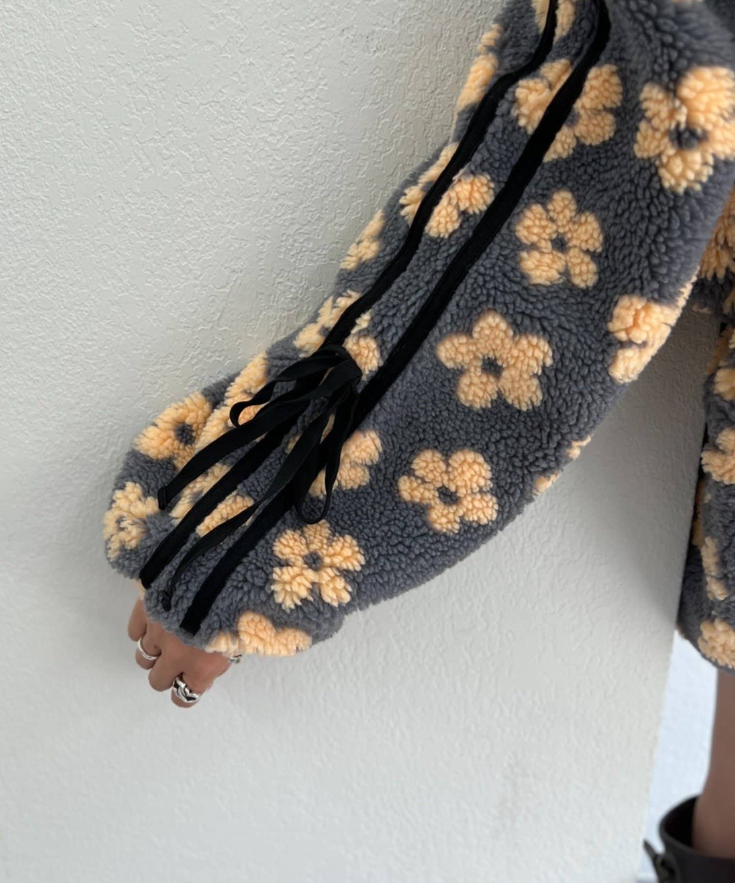 w closet(ダブルクローゼット) 【9/13(土)～アウター10％オフ対象】花柄ボアラインブルゾン