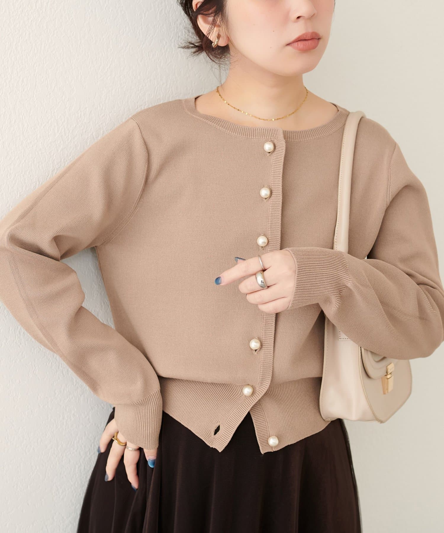 natural couture(ナチュラルクチュール) 【WEB限定】パール釦総針カーデ