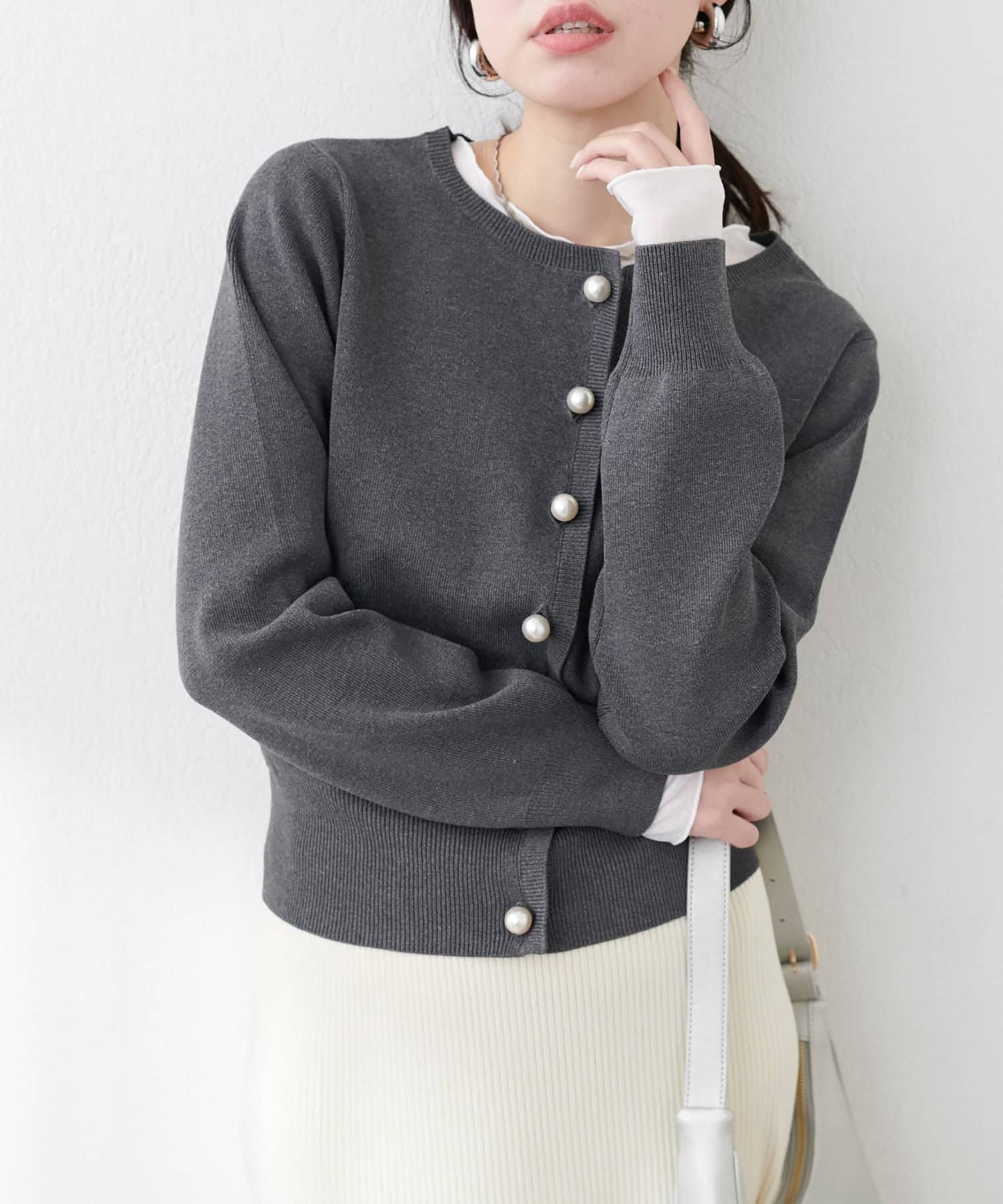 natural couture(ナチュラルクチュール) 【WEB限定】パール釦総針カーデ