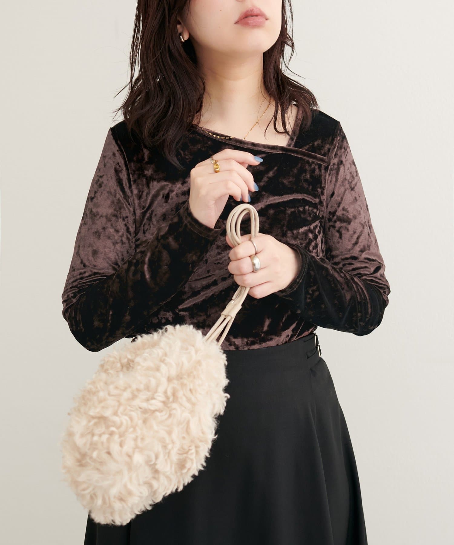 natural couture(ナチュラルクチュール) 【WEB限定】クラッシュベロアアシメネックプルオーバー