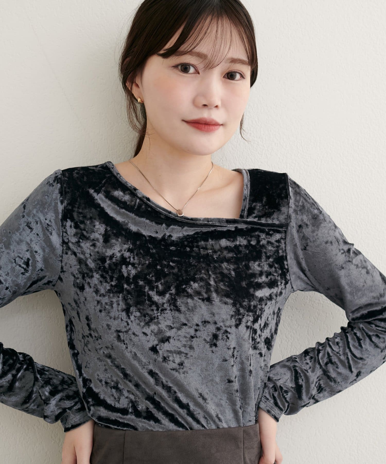 natural couture(ナチュラルクチュール) 【WEB限定】クラッシュベロアアシメネックプルオーバー