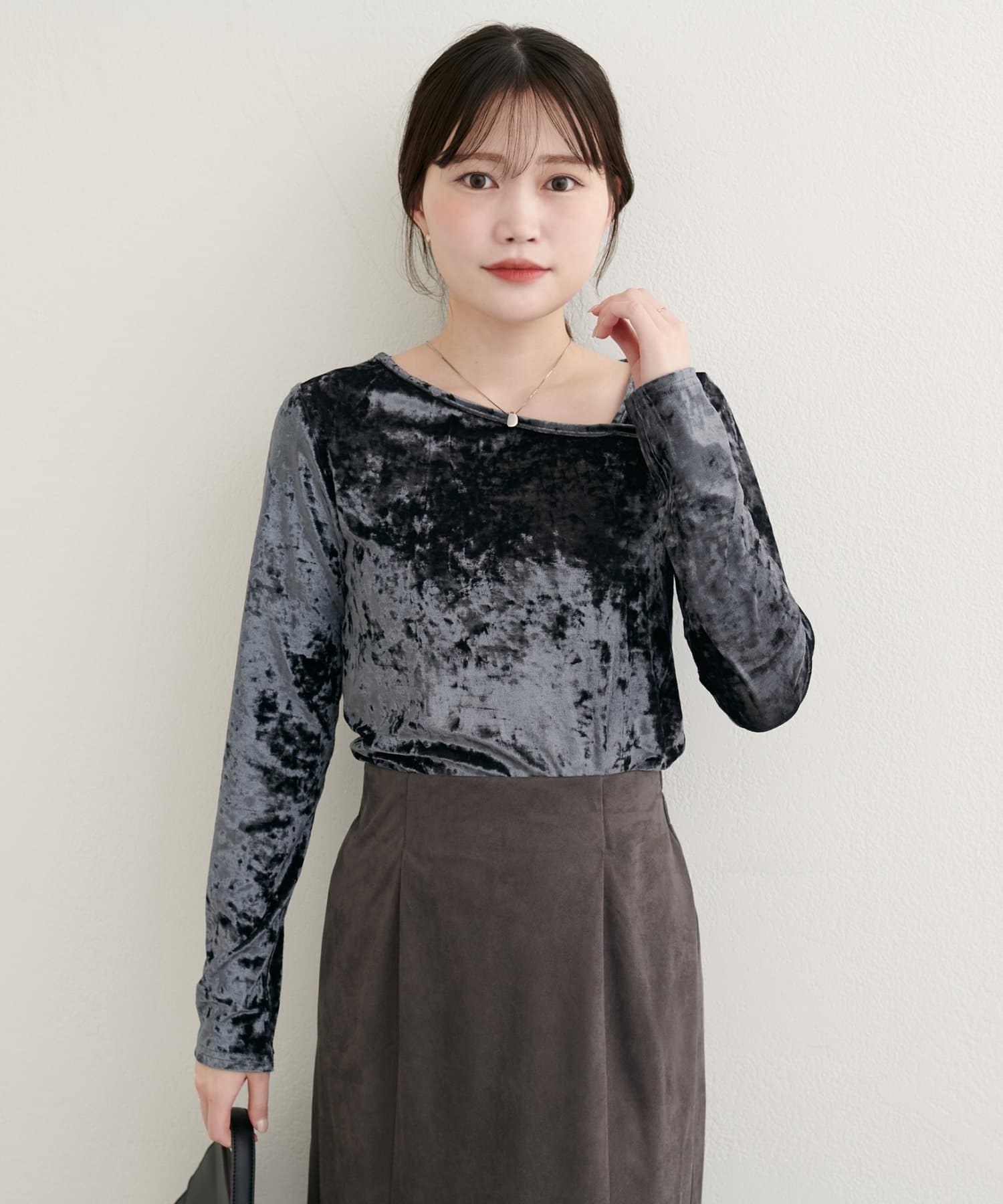 natural couture(ナチュラルクチュール) 【WEB限定】クラッシュベロアアシメネックプルオーバー