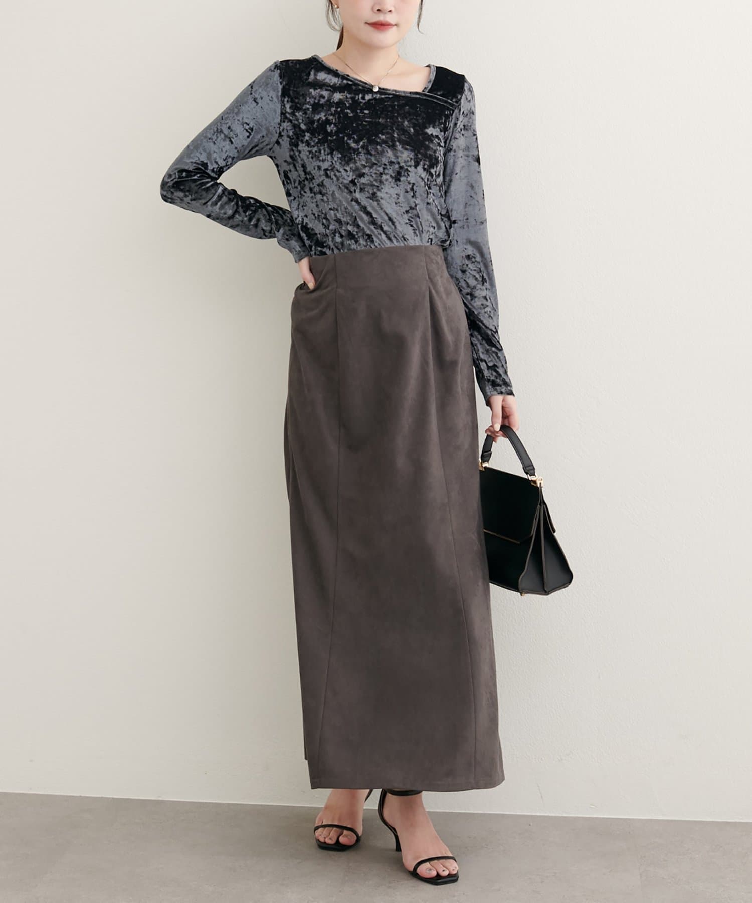 natural couture(ナチュラルクチュール) 【WEB限定】クラッシュベロアアシメネックプルオーバー