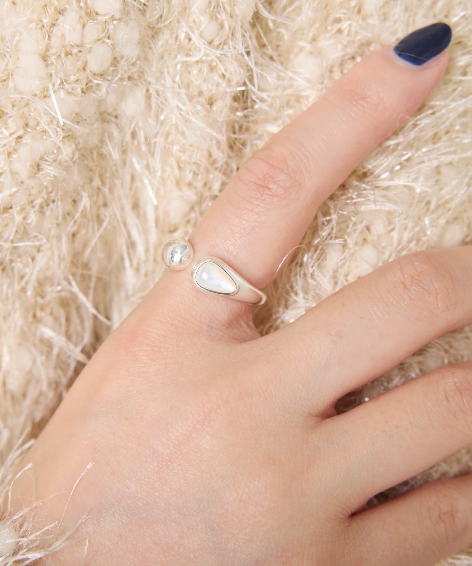 COLLAGE GALLARDAGALANTE(コラージュ ガリャルダガランテ) 【PAPILLONNER/パピヨネ】アシメリング