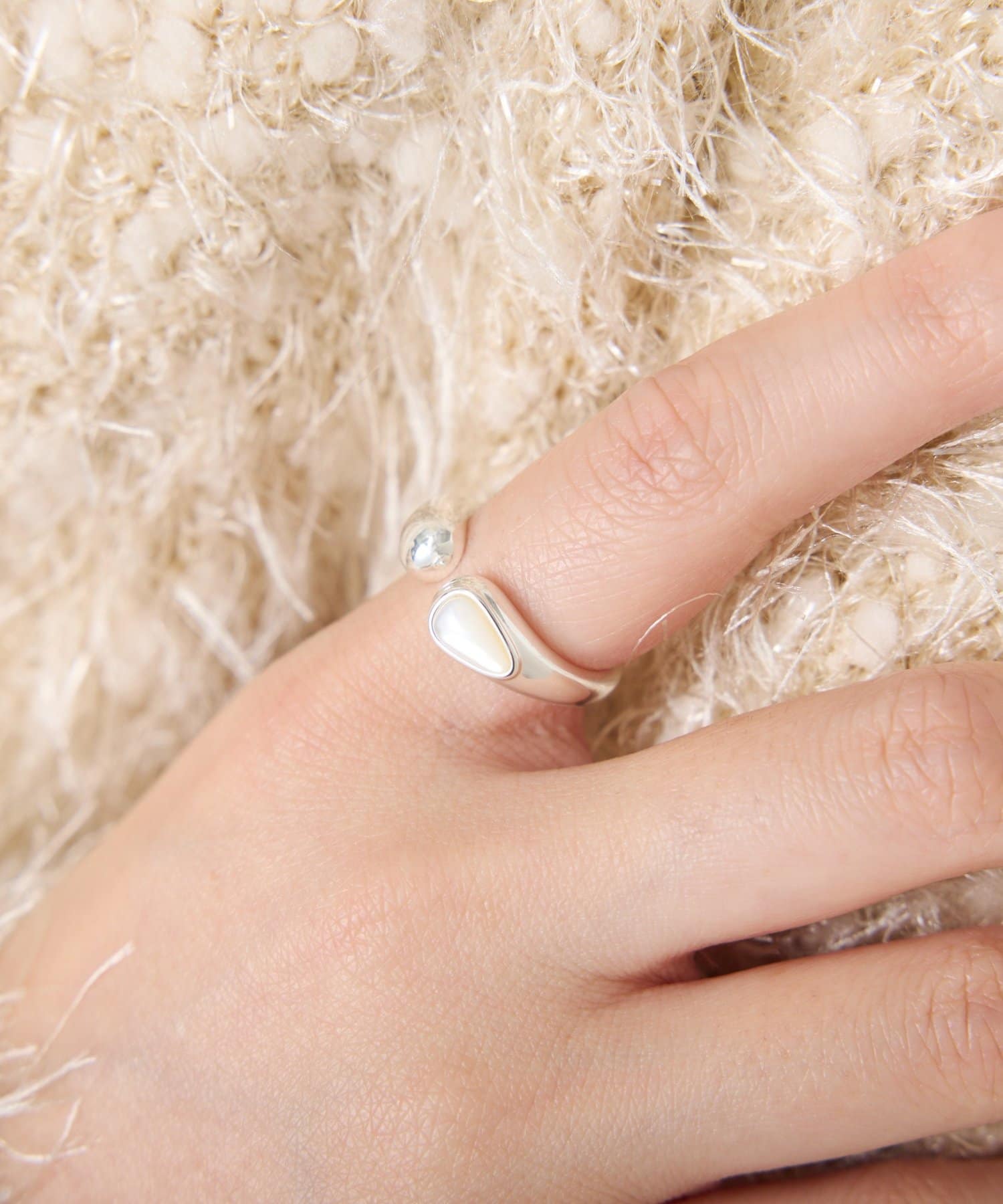 COLLAGE GALLARDAGALANTE(コラージュ ガリャルダガランテ) 【PAPILLONNER/パピヨネ】アシメリング