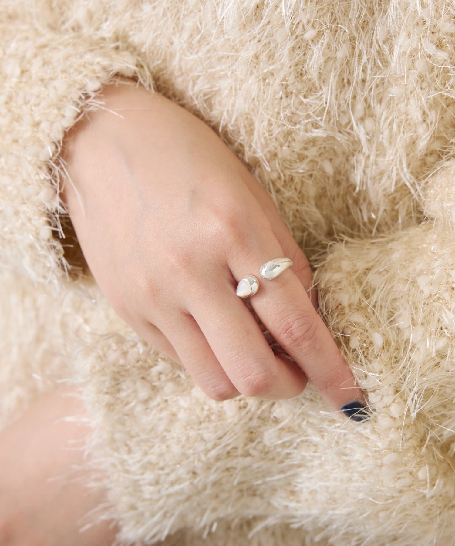 COLLAGE GALLARDAGALANTE(コラージュ ガリャルダガランテ) 【PAPILLONNER/パピヨネ】アシメリング