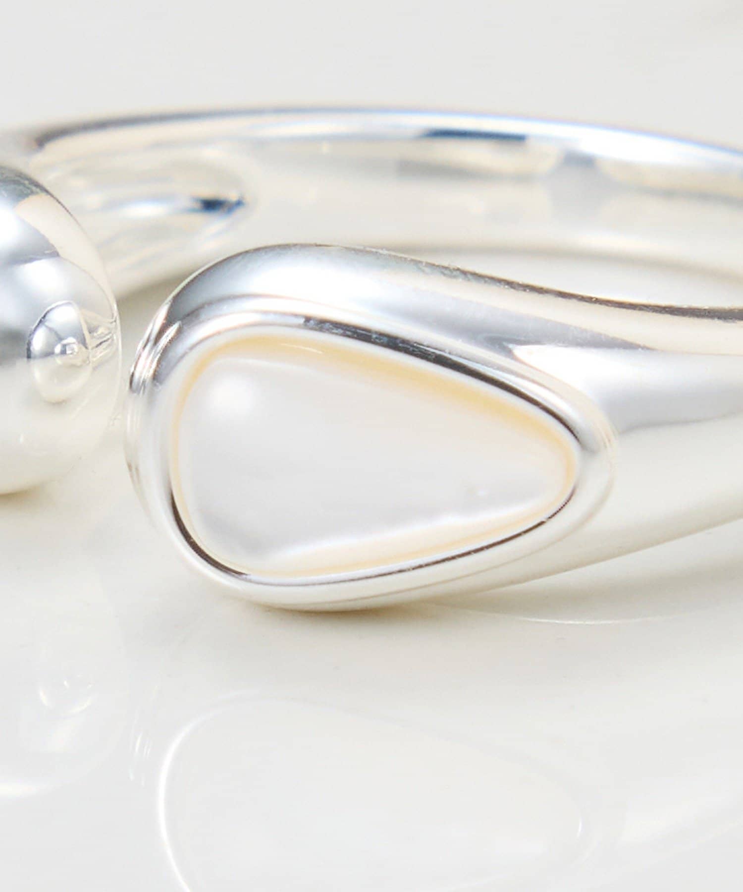 COLLAGE GALLARDAGALANTE(コラージュ ガリャルダガランテ) 【PAPILLONNER/パピヨネ】アシメリング