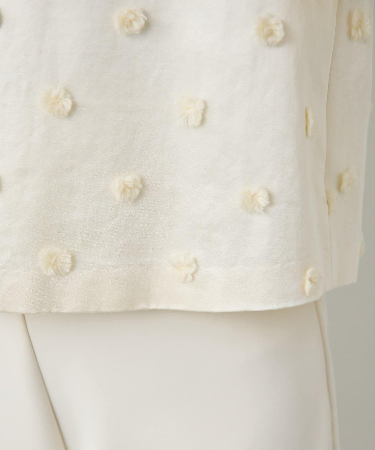 Whim Gazette(ウィム ガゼット) ボンボンジャガードブラウス