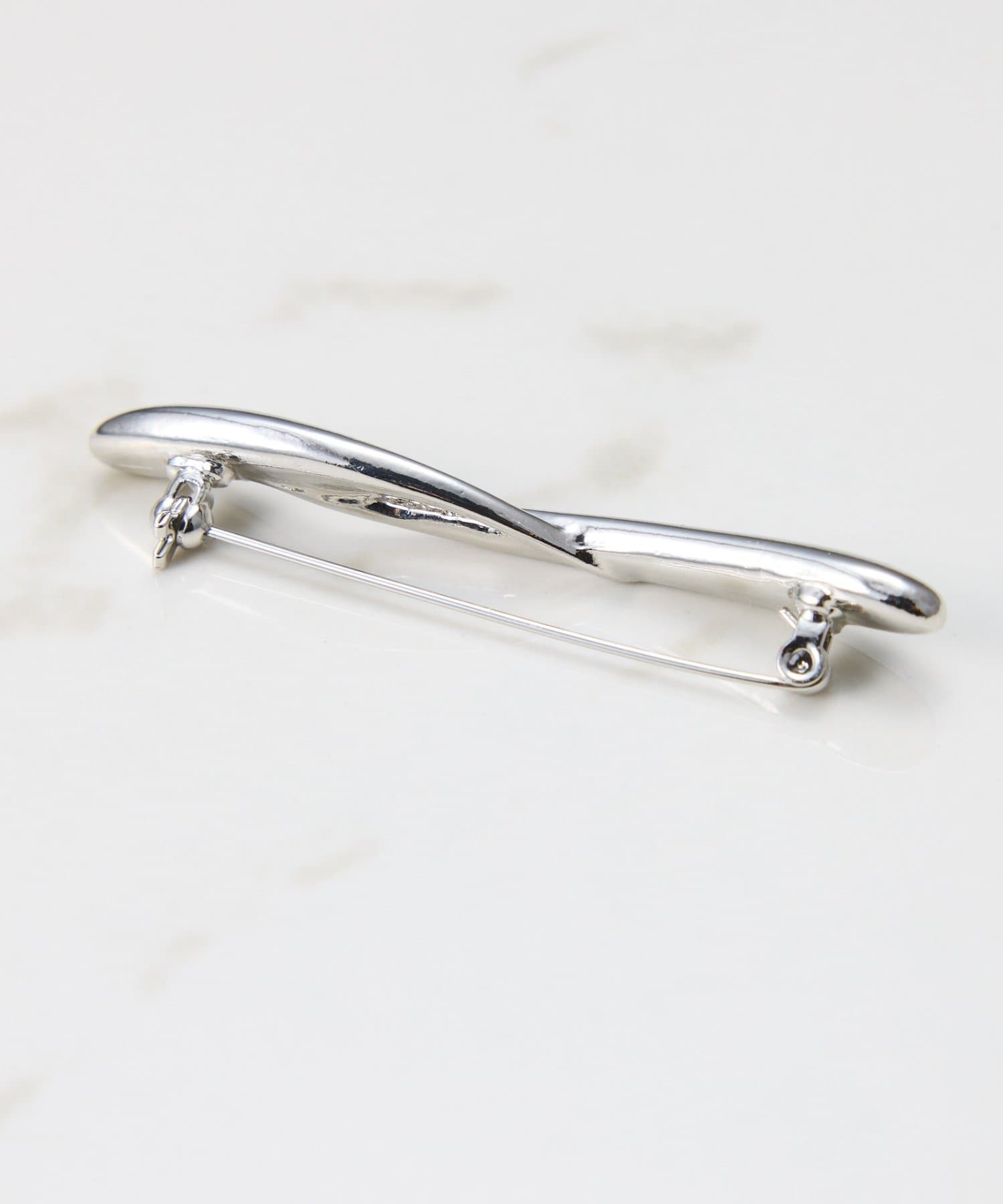 COLLAGE GALLARDAGALANTE(コラージュ ガリャルダガランテ) 【PAPILLONNER/パピヨネ】ニュアンスラインブローチ