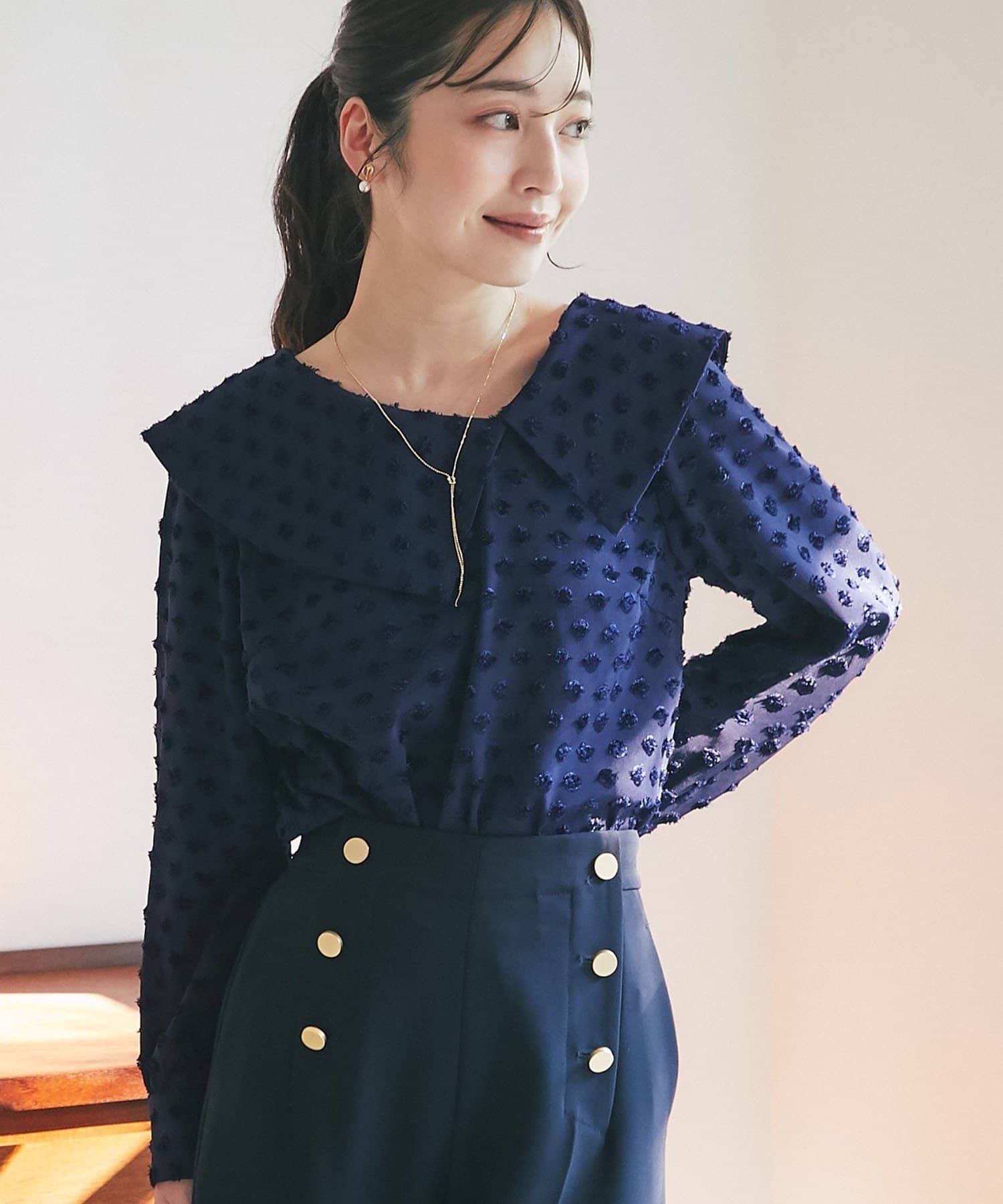 La boutique BonBon(ラブティックボンボン) アシメビッグカラードットジャガードブラウス