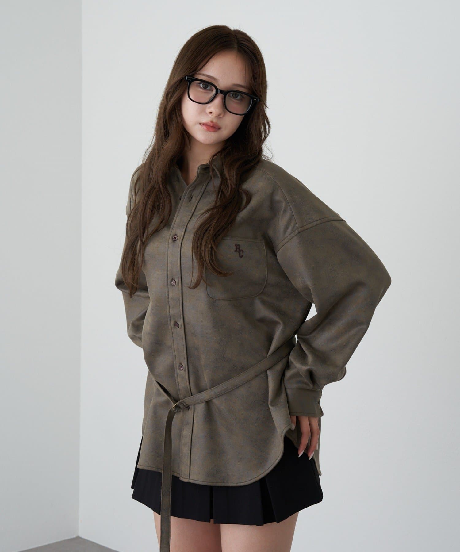OUTLET(アウトレット) 【RAY CASSIN】ベルト付ポケット刺繍ビッグシャツ