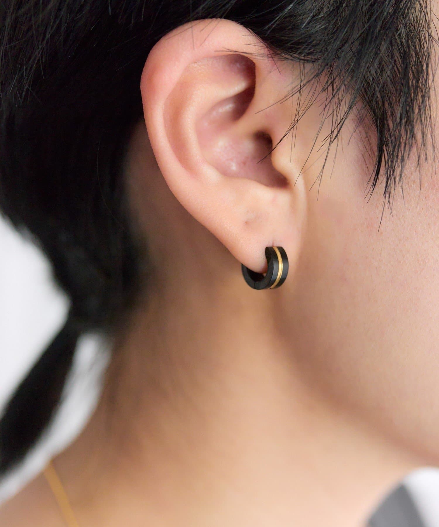 ear PAPILLONNER(イア パピヨネ) 《金属アレルギー対応/ステンレス》ゴールドラインフープピアス
