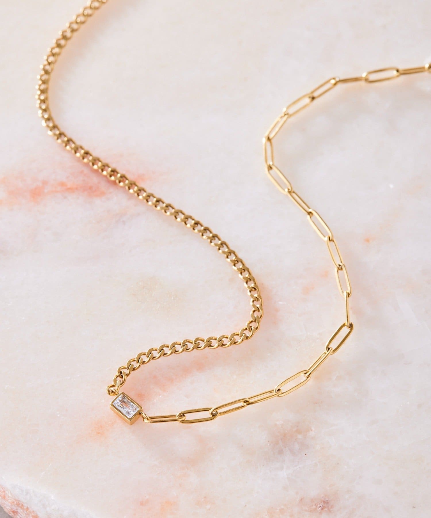 ear PAPILLONNER(イア パピヨネ) 《金属アレルギー対応/ステンレス》キュービックネックレス