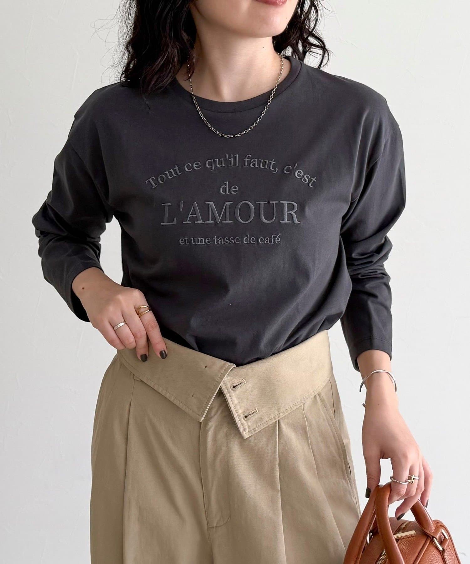 FREDY & GLOSTER(フレディ アンド グロスター) ワントーンロゴロンTシャツ