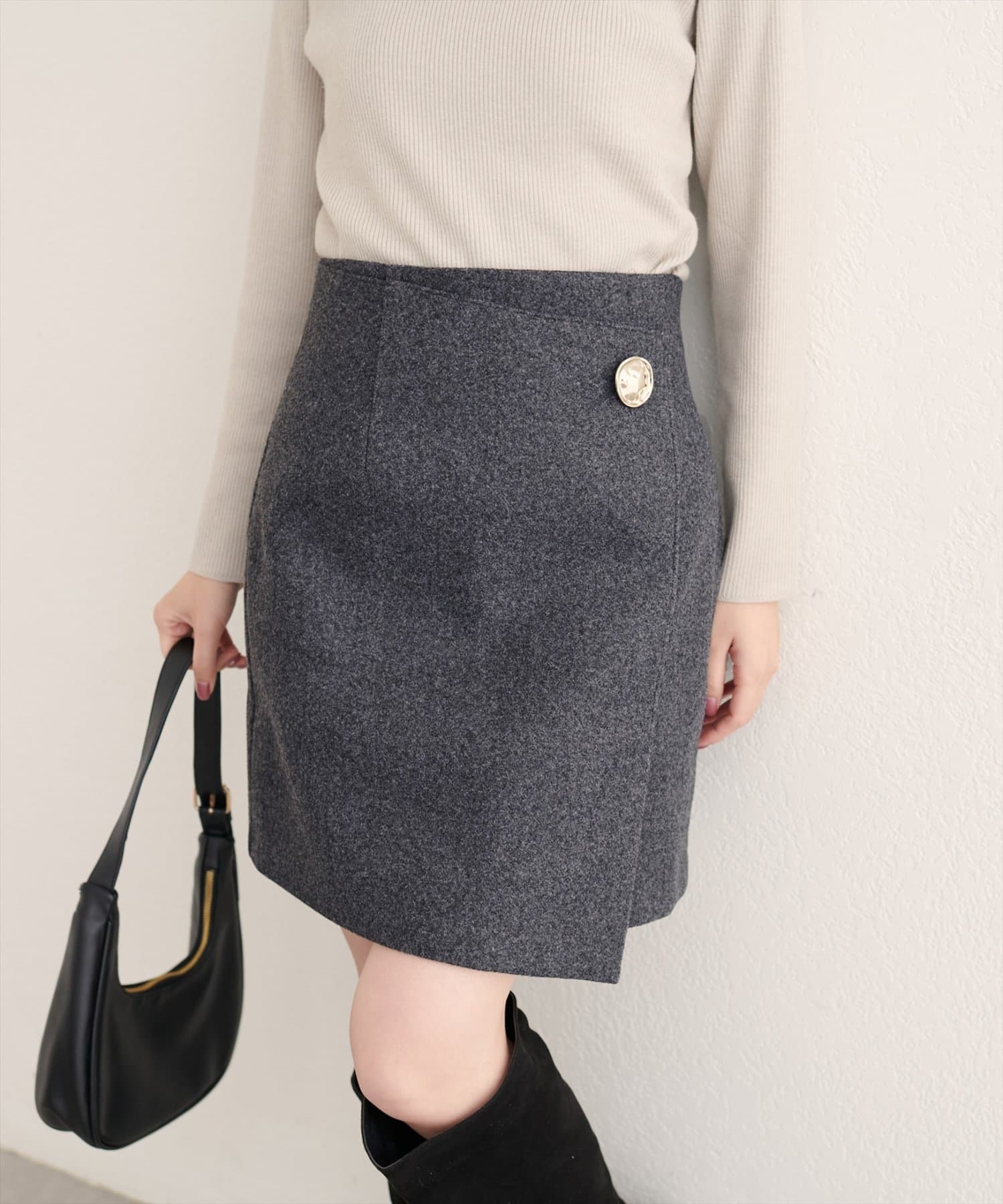 natural couture(ナチュラルクチュール) 【WEB限定】べこべこ釦ラップミニスカート