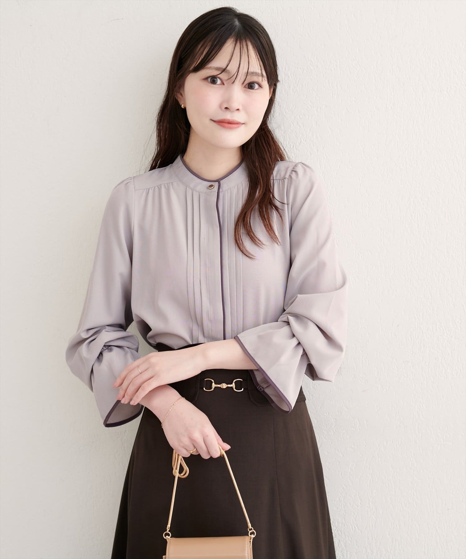 natural couture(ナチュラルクチュール) 配色パイピングタックブラウス