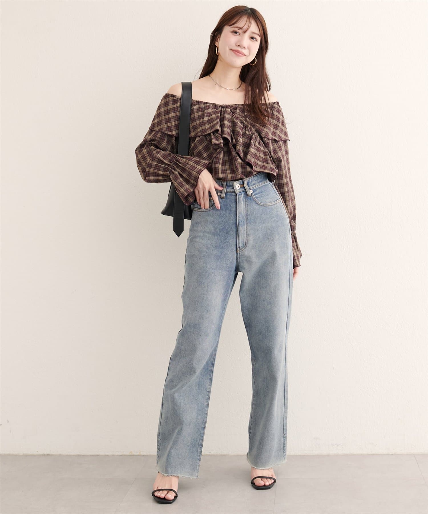 natural couture(ナチュラルクチュール) 【WEB限定】クロスフリルデザインブラウス