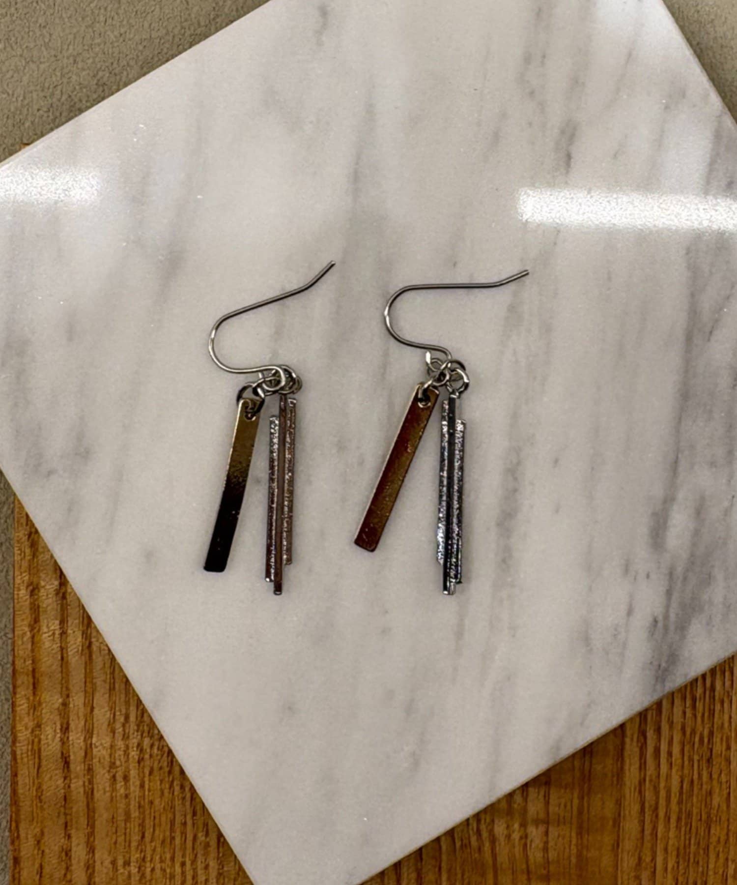 Jena　espace merveilleux(ジェナ　エスパスメルヴェイユ) バイカラーロングピアス