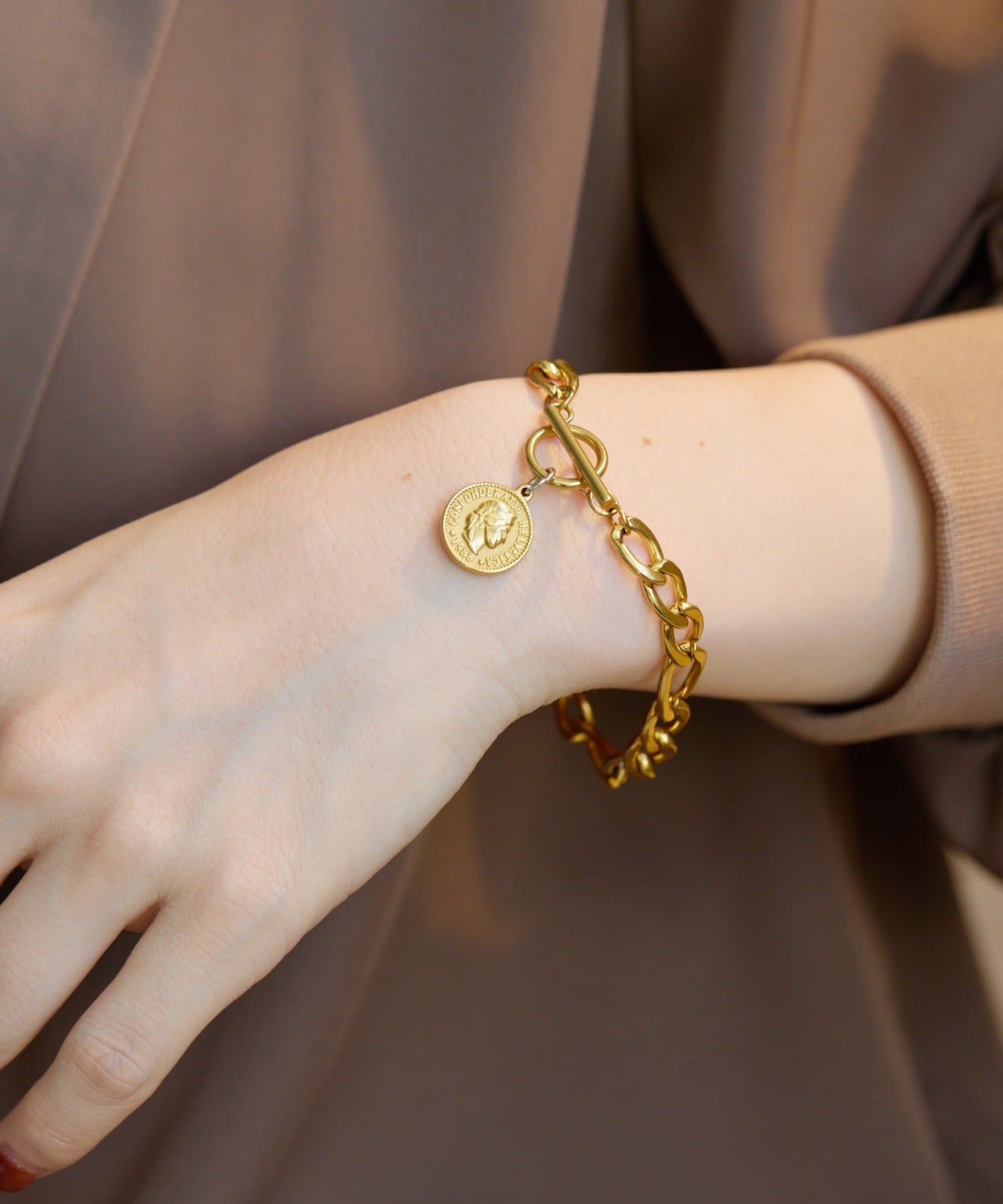 ear PAPILLONNER(イア パピヨネ) 《金属アレルギー対応/ステンレス》コイン付フィガロブレスレット