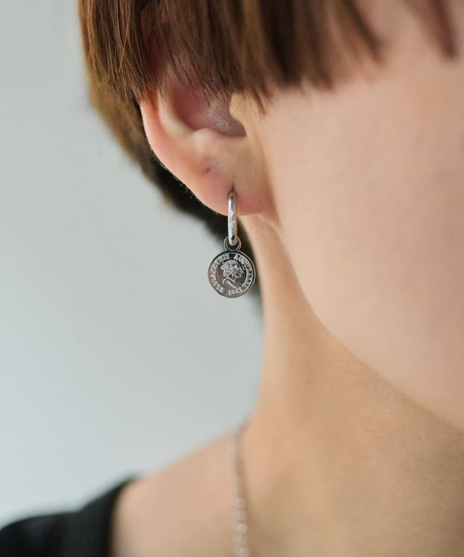 ear PAPILLONNER(イア パピヨネ) 《金属アレルギー対応/ステンレス》コイン付フープピアス