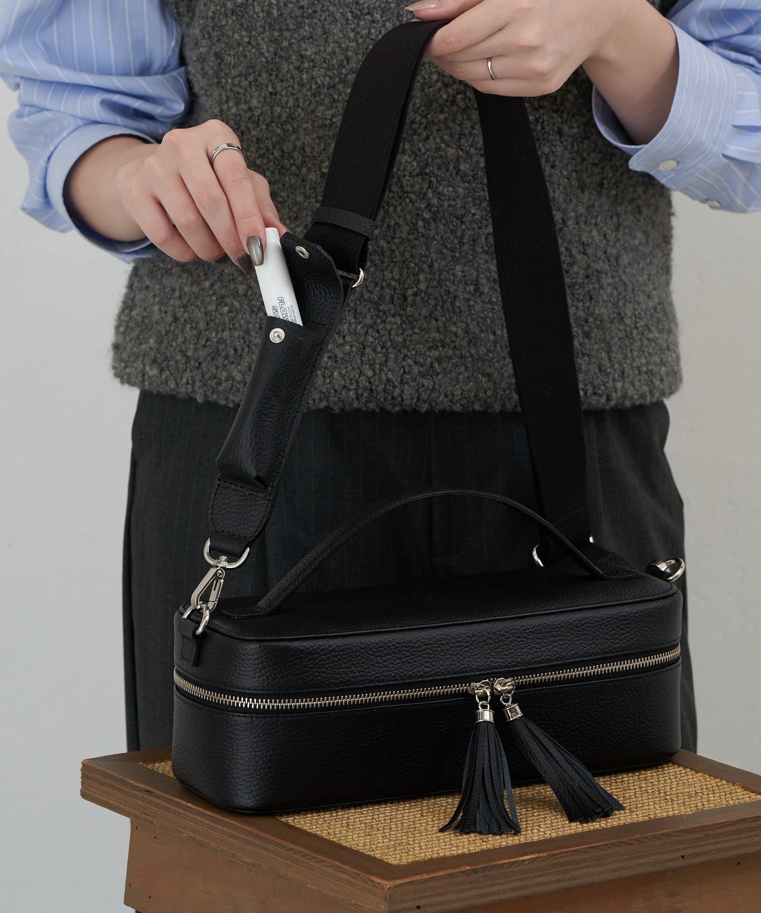 russet(ラシット) レザー2WAYバニティバッグ リップセット