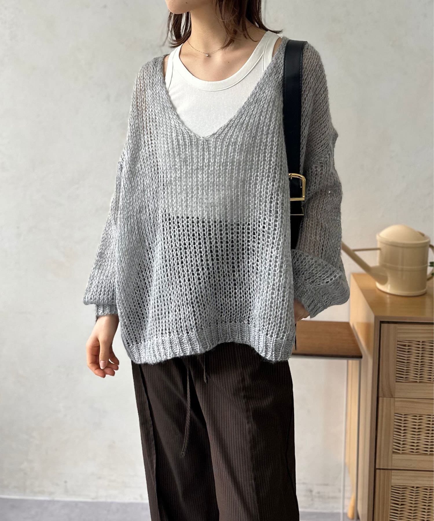 LOCUST(ローカスト) 【体型カバー】透かし編みVネックプルオーバー