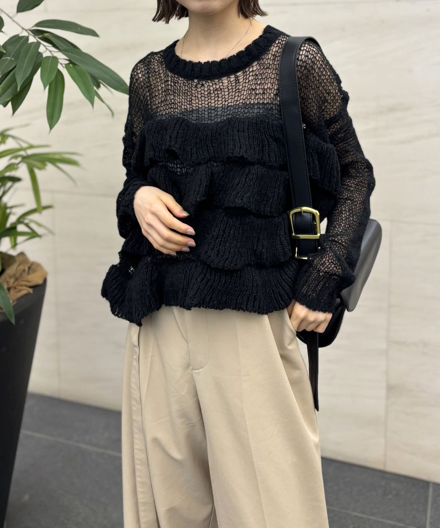 LOCUST(ローカスト) 【着映えアイテム】透かし編みフリルデザインプルオーバー