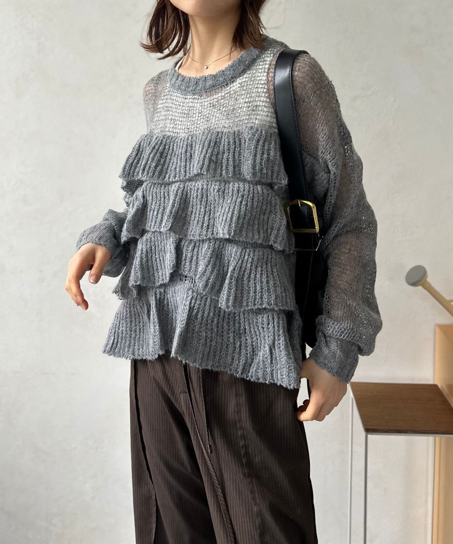 LOCUST(ローカスト) 【着映えアイテム】透かし編みフリルデザインプルオーバー