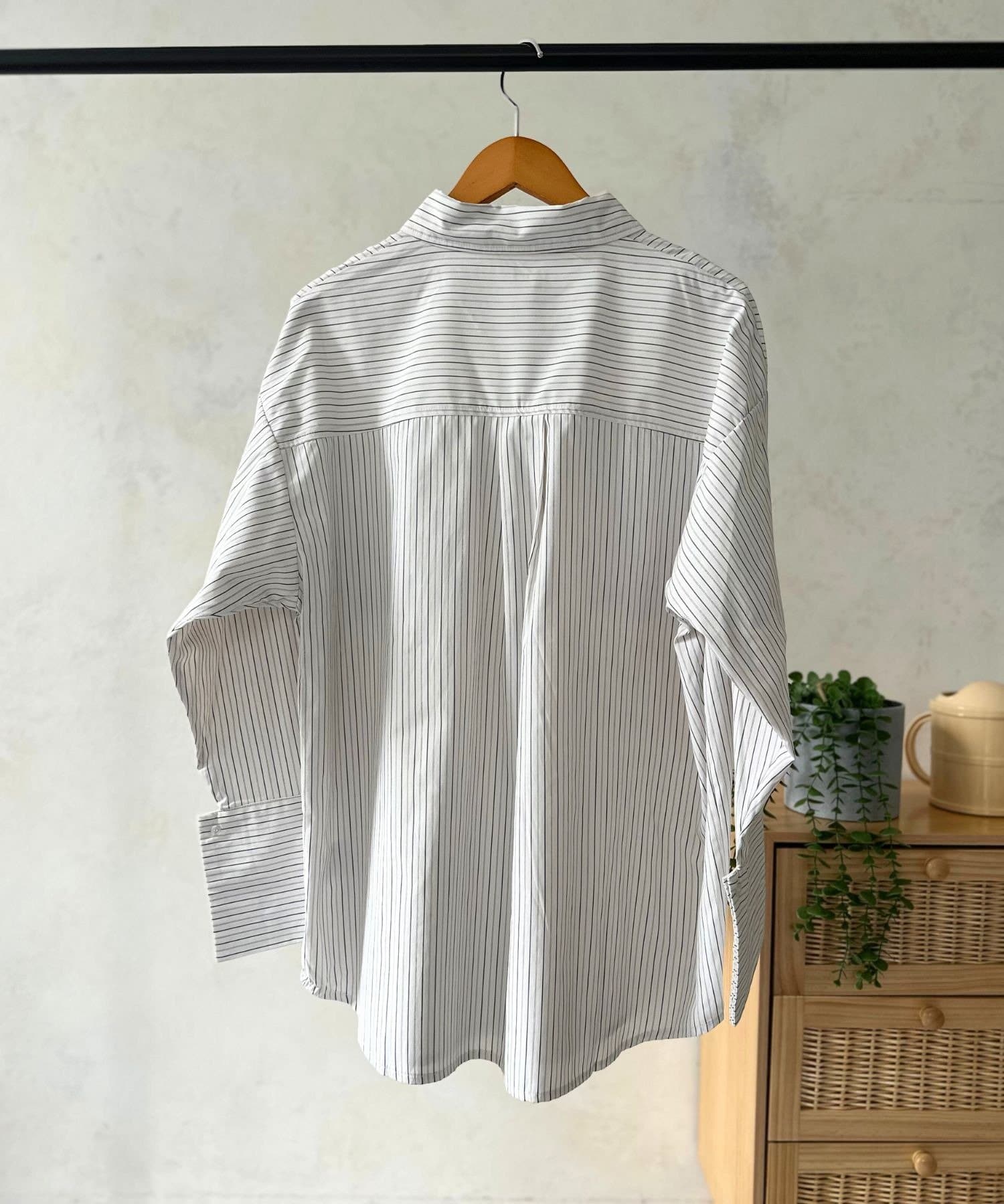 LOCUST(ローカスト) 【着回し力抜群】ブロード＆ストライプビッグカフスオーバーサイズシャツ