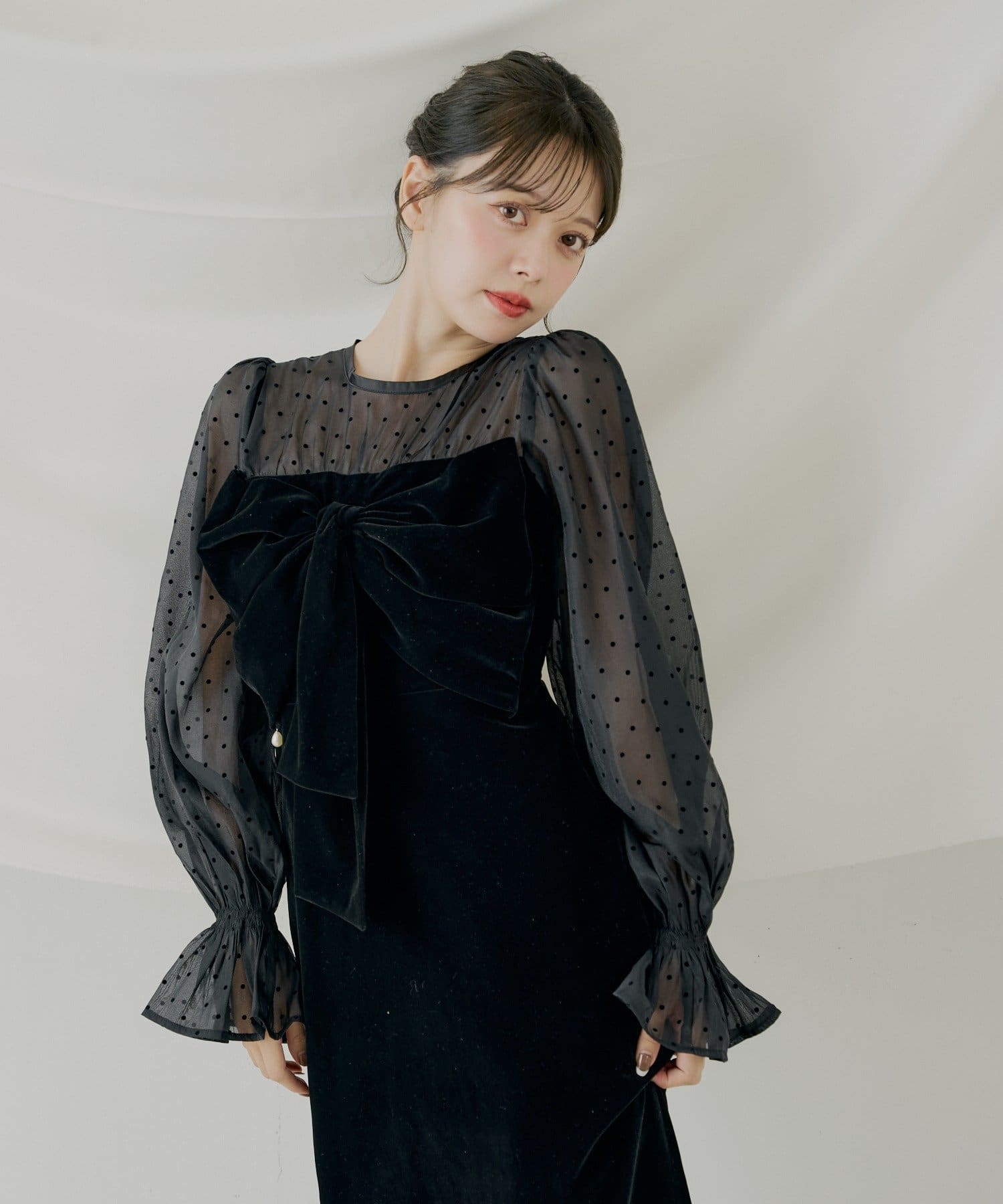Chico(チコ) 【10/23(木)0時販売】配色シアーリボンベロアワンピース【SALON by Chico】