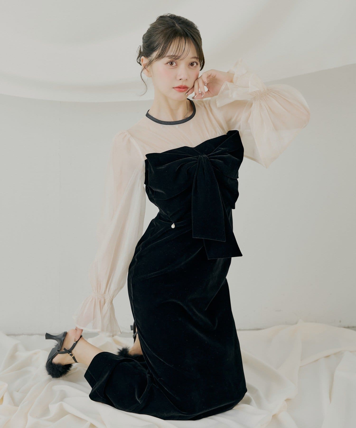 Chico(チコ) 【10/23(木)0時販売】配色シアーリボンベロアワンピース【SALON by Chico】