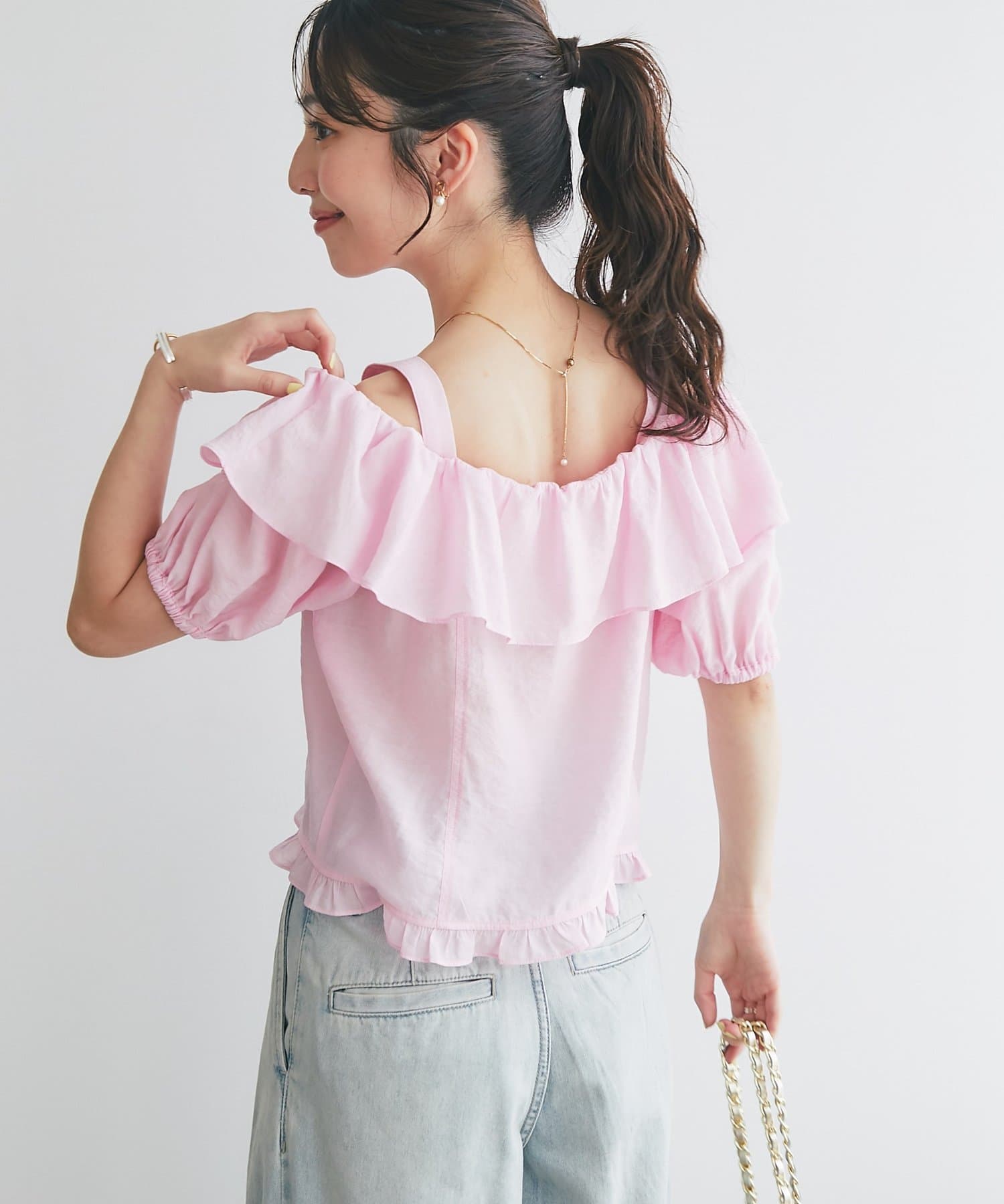 La boutique BonBon オフショルダー フリル ホワイトトップス 【La 