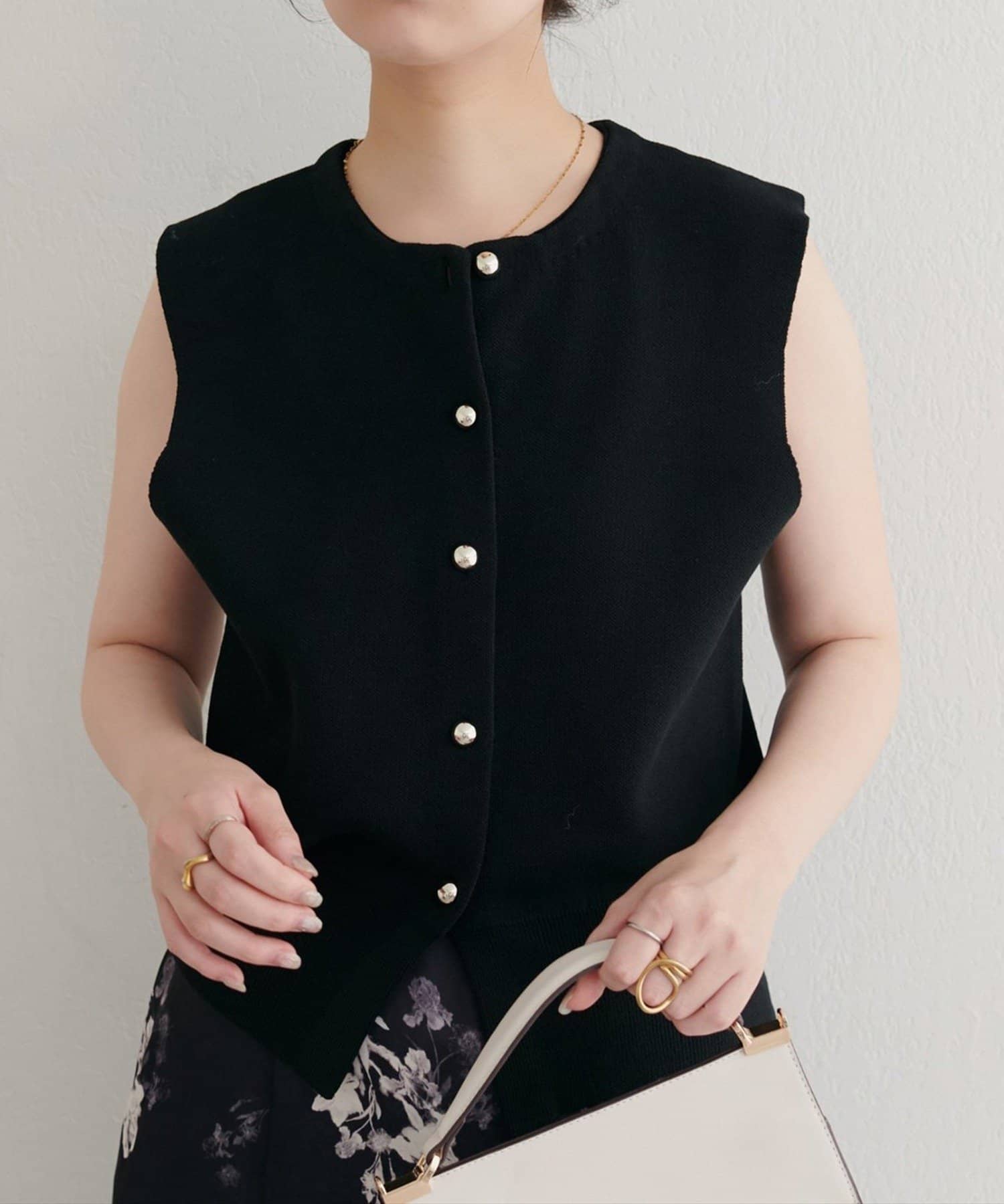 NICE CLAUP / OLIVE des OLIVE OUTLET(ナイスクラップ  / オリーブ デ オリーブ アウトレット) 【natural couture】金釦ノースリきれいめニットベスト